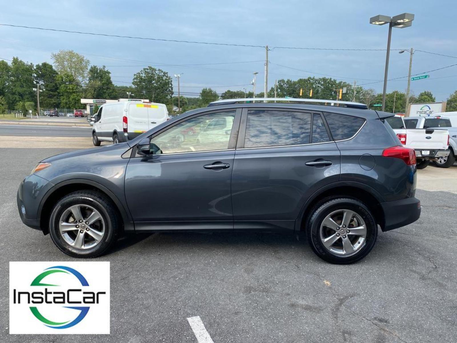 2015 Magnetic Gray Metallic /Black Toyota RAV4 XLE (JTMWFREV6FD) with an L4, 2.5L engine, 6-speed automatic transmission, located at 3147 E Independence Blvd, Charlotte, NC, 28205, 35.200268, -80.773651 - <b>Equipment</b><br>This model features a hands-free Bluetooth phone system. This small suv is equipped with the latest generation of XM/Sirius Radio. See what's behind you with the back up camera on this small suv. The satellite radio system in this Toyota RAV4 gives you access to hundreds of natio - Photo #10