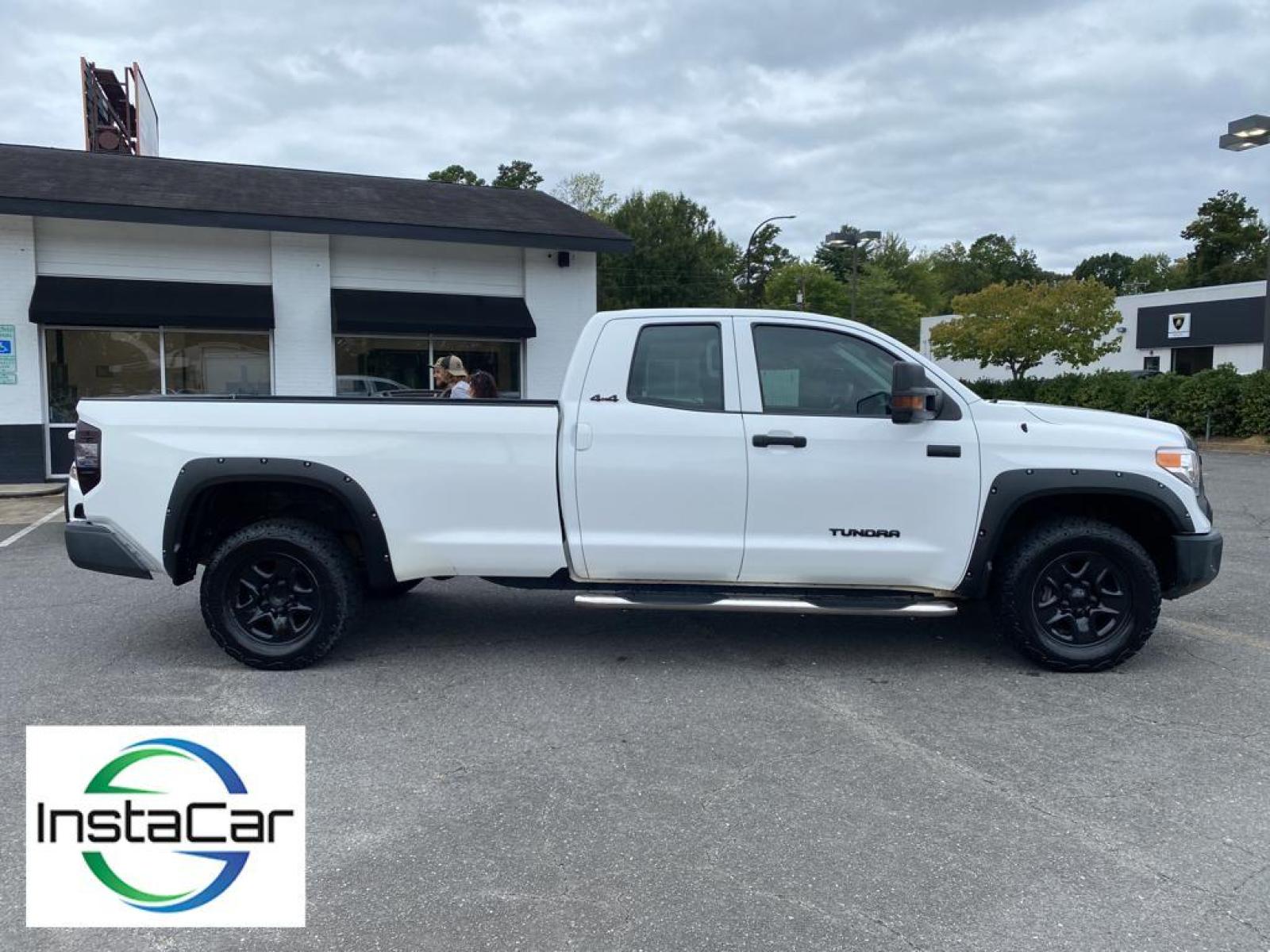 2016 Super White /Graphite Toyota Tundra SR (5TFCW5F19GX) with an V8, 5.7L engine, 6-speed automatic transmission, located at 3147 E Independence Blvd, Charlotte, NC, 28205, 35.200268, -80.773651 - <b>Equipment</b><br>with XM/Sirus Satellite Radio you are no longer restricted by poor quality local radio stations while driving this vehicle. Anywhere on the planet, you will have hundreds of digital stations to choose from. Protect this 2016 Toyota Tundra from unwanted accidents with a cutting - Photo #13