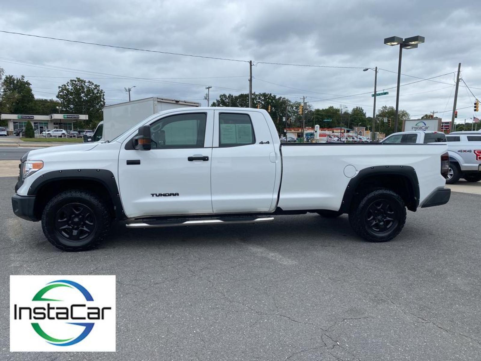 2016 Super White /Graphite Toyota Tundra SR (5TFCW5F19GX) with an V8, 5.7L engine, 6-speed automatic transmission, located at 3147 E Independence Blvd, Charlotte, NC, 28205, 35.200268, -80.773651 - <b>Equipment</b><br>with XM/Sirus Satellite Radio you are no longer restricted by poor quality local radio stations while driving this vehicle. Anywhere on the planet, you will have hundreds of digital stations to choose from. Protect this 2016 Toyota Tundra from unwanted accidents with a cutting - Photo #9