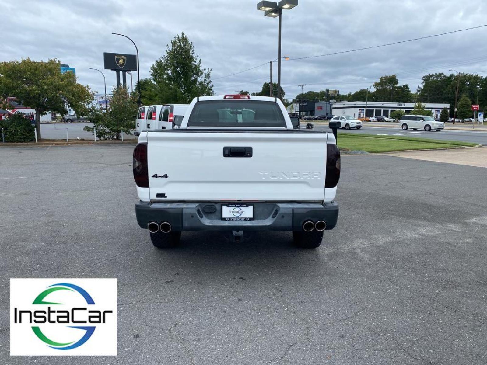 2016 Super White /Graphite Toyota Tundra SR (5TFCW5F19GX) with an V8, 5.7L engine, 6-speed automatic transmission, located at 3147 E Independence Blvd, Charlotte, NC, 28205, 35.200268, -80.773651 - <b>Equipment</b><br>with XM/Sirus Satellite Radio you are no longer restricted by poor quality local radio stations while driving this vehicle. Anywhere on the planet, you will have hundreds of digital stations to choose from. Protect this 2016 Toyota Tundra from unwanted accidents with a cutting - Photo #11