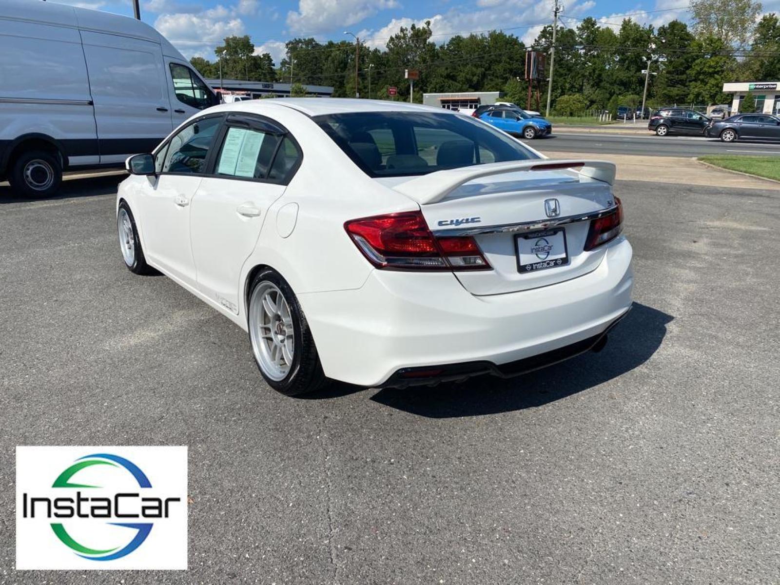 2015 Taffeta White /Black/Red Honda Civic Si (2HGFB6E5XFH) with an L4, 2.4L engine, 6-speed manual transmission, located at 3147 E Independence Blvd, Charlotte, NC, 28205, 35.200268, -80.773651 - Photo #9