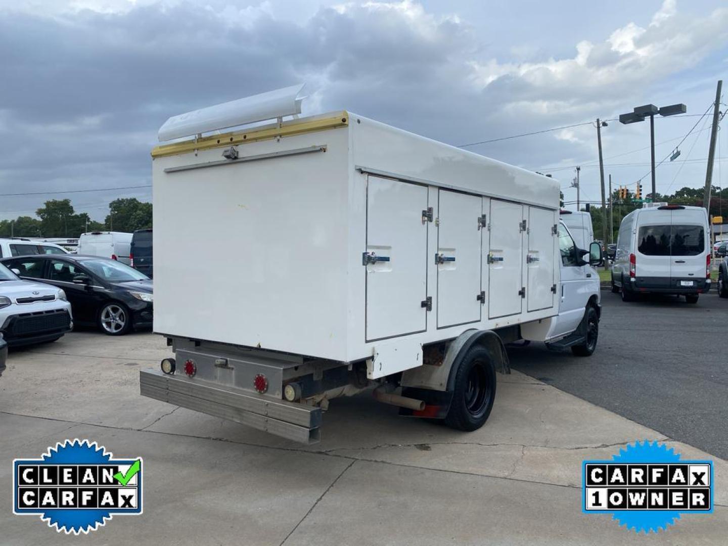 2017 Oxford White /Medium Flint Ford E-450 Super Duty Base (1FDXE4FSXHD) with an V10, 6.8L (415 CID) engine, 6-speed automatic transmission, located at 6520 E. Independence Blvd., Charlotte, NC, 28212, 35.146019, -80.723465 - <b>Equipment</b><br>Our dealership has already run the CARFAX report and it is clean. A clean CARFAX is a great asset for resale value in the future. This vehicle is a certified CARFAX 1-owner. This model is rear wheel drive. Set the temperature exactly where you are most comfortable in it. The fan - Photo#10