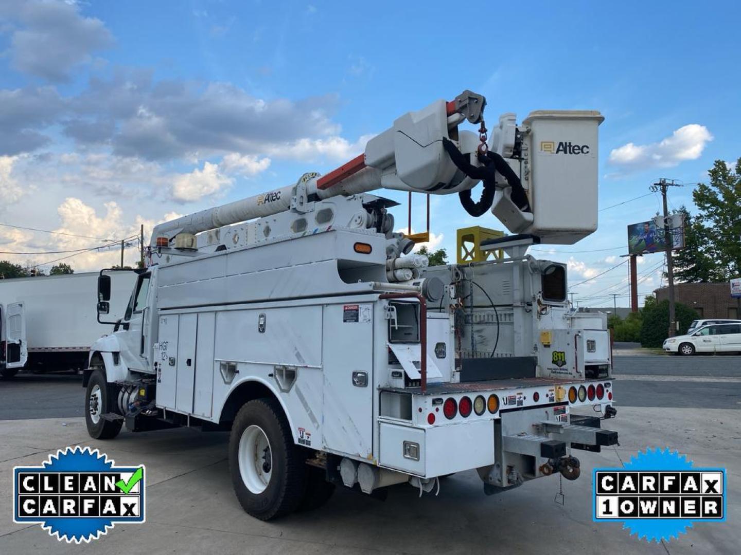 2016 WHITE International WorkStar 7400 (1HTWCSTR7GH) with an L6, 9.3L (570 CID) engine, Automatic transmission, located at 6520 E. Independence Blvd., Charlotte, NC, 28212, 35.146019, -80.723465 - Discover the robust and reliable 2016 International WorkStar 7400 SA625, a versatile workhorse ready to meet your demanding job site needs. With only 34,258 miles, this vehicle remains in excellent condition, showcasing its durability and longevity. Powered by a formidable L6, 9.3L (570 CID) engine, - Photo#12