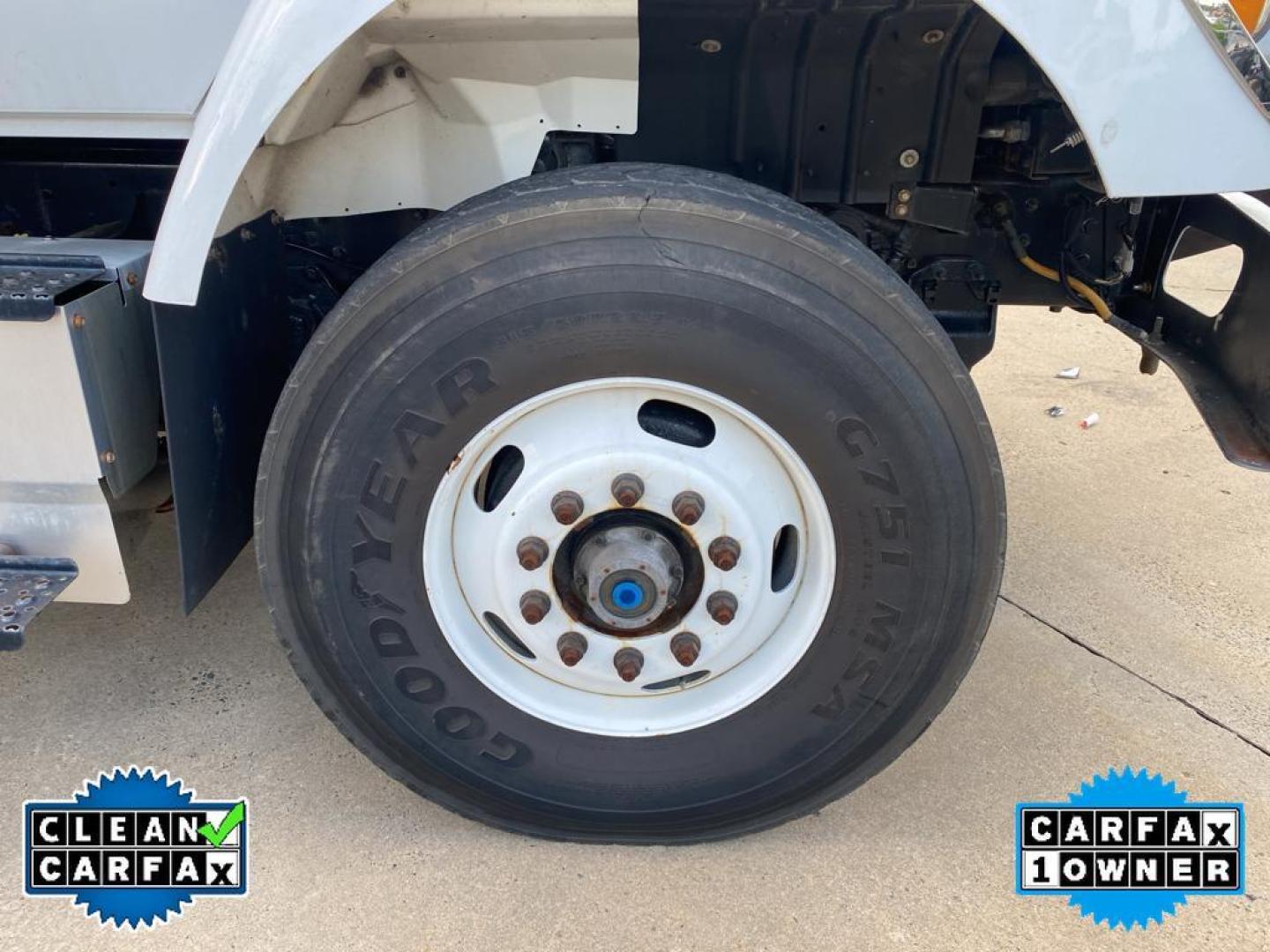 2016 WHITE International WorkStar 7400 (1HTWCSTR7GH) with an L6, 9.3L (570 CID) engine, Automatic transmission, located at 6520 E. Independence Blvd., Charlotte, NC, 28212, 35.146019, -80.723465 - Discover the robust and reliable 2016 International WorkStar 7400 SA625, a versatile workhorse ready to meet your demanding job site needs. With only 34,258 miles, this vehicle remains in excellent condition, showcasing its durability and longevity. Powered by a formidable L6, 9.3L (570 CID) engine, - Photo#17
