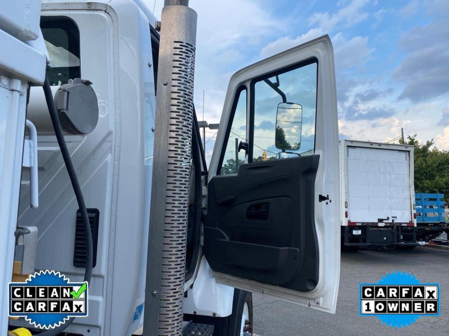 2016 WHITE International WorkStar 7400 (1HTWCSTR7GH) with an L6, 9.3L (570 CID) engine, Automatic transmission, located at 6520 E. Independence Blvd., Charlotte, NC, 28212, 35.146019, -80.723465 - Discover the robust and reliable 2016 International WorkStar 7400 SA625, a versatile workhorse ready to meet your demanding job site needs. With only 34,258 miles, this vehicle remains in excellent condition, showcasing its durability and longevity. Powered by a formidable L6, 9.3L (570 CID) engine, - Photo#21