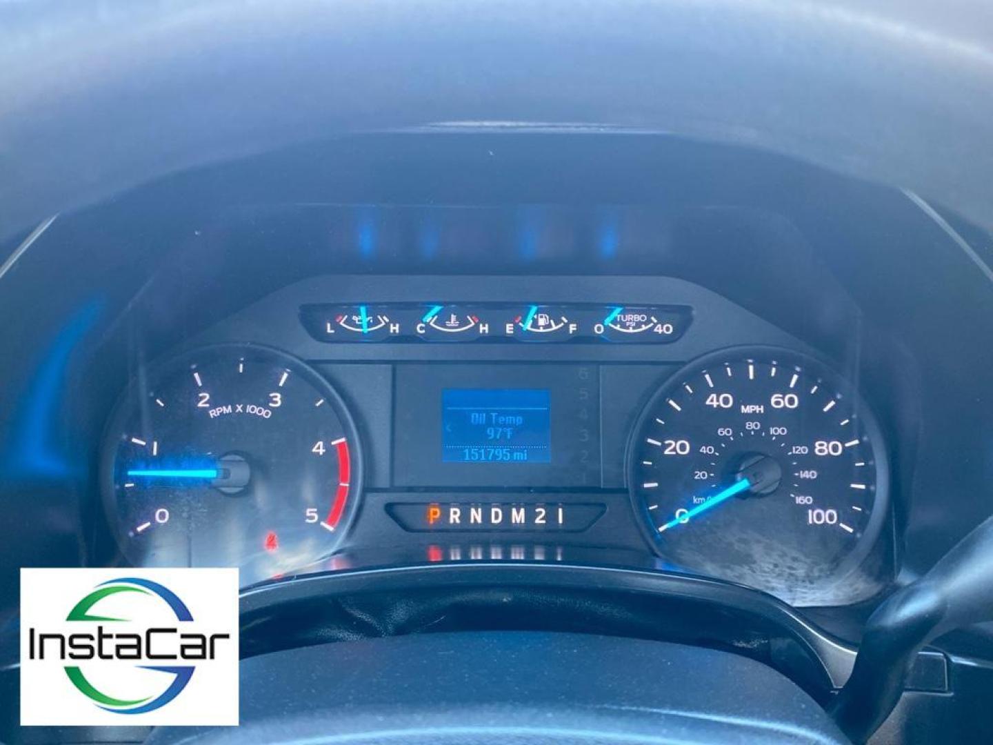 2017 Oxford White /Medium Earth Gray Ford F-550 XL (1FDUF5HT6HE) with an V8, 6.7L engine, 6-speed automatic transmission, located at 3147 E Independence Blvd, Charlotte, NC, 28205, 35.200268, -80.773651 - <b>Equipment</b><br>See what's behind you with the back up camera on this Ford F-550. With the keyless entry system on this 2017 Ford F-550 F Series Super Duty you can pop the trunk without dropping your bags from the store. The vehicle has four wheel drive capabilities. This Ford F-550 has a V8, 6. - Photo#1