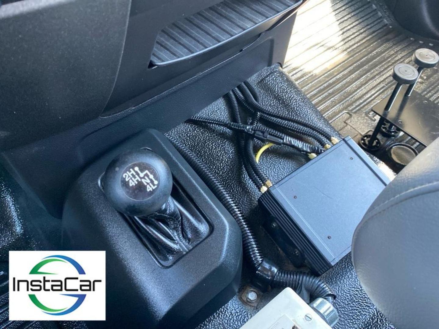 2017 Oxford White /Medium Earth Gray Ford F-550 XL (1FDUF5HT6HE) with an V8, 6.7L engine, 6-speed automatic transmission, located at 3147 E Independence Blvd, Charlotte, NC, 28205, 35.200268, -80.773651 - <b>Equipment</b><br>See what's behind you with the back up camera on this Ford F-550. With the keyless entry system on this 2017 Ford F-550 F Series Super Duty you can pop the trunk without dropping your bags from the store. The vehicle has four wheel drive capabilities. This Ford F-550 has a V8, 6. - Photo#3