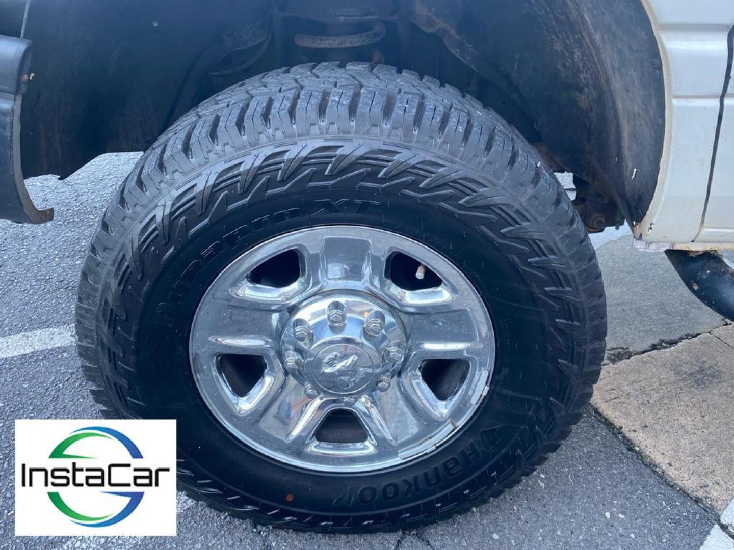 2001 white Dodge Ram Pickup Base (1B7KF23Z31J) with an V8, 5.9L engine, Automatic transmission, located at 3147 E Independence Blvd, Charlotte, NC, 28205, 35.200268, -80.773651 - Discover the robust capabilities of the 2001 Dodge Ram Pickup 2500 Base, a versatile workhorse designed to tackle both everyday tasks and demanding jobs. Equipped with a powerful V8, 5.9L engine, this vehicle delivers impressive performance and reliability, ensuring you have the strength needed for - Photo#11