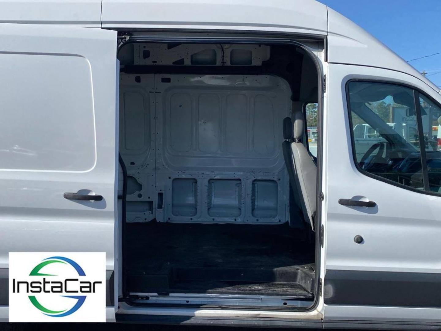 2017 Oxford White /Pewter Ford Transit Van Base w/Sliding Pass-Side Cargo-Door (1FTYR3XM7HK) with an V6, 3.7L engine, 6-speed automatic transmission, located at 6520 E. Independence Blvd., Charlotte, NC, 28212, 35.146019, -80.723465 - Introducing the 2017 Ford Transit Van T-250 EL High Roof Slide Base, a versatile and reliable choice for businesses and individuals seeking a spacious and efficient transport solution. This model is equipped with a robust V6, 3.7L engine, delivering a smooth and responsive driving experience. The re - Photo#22