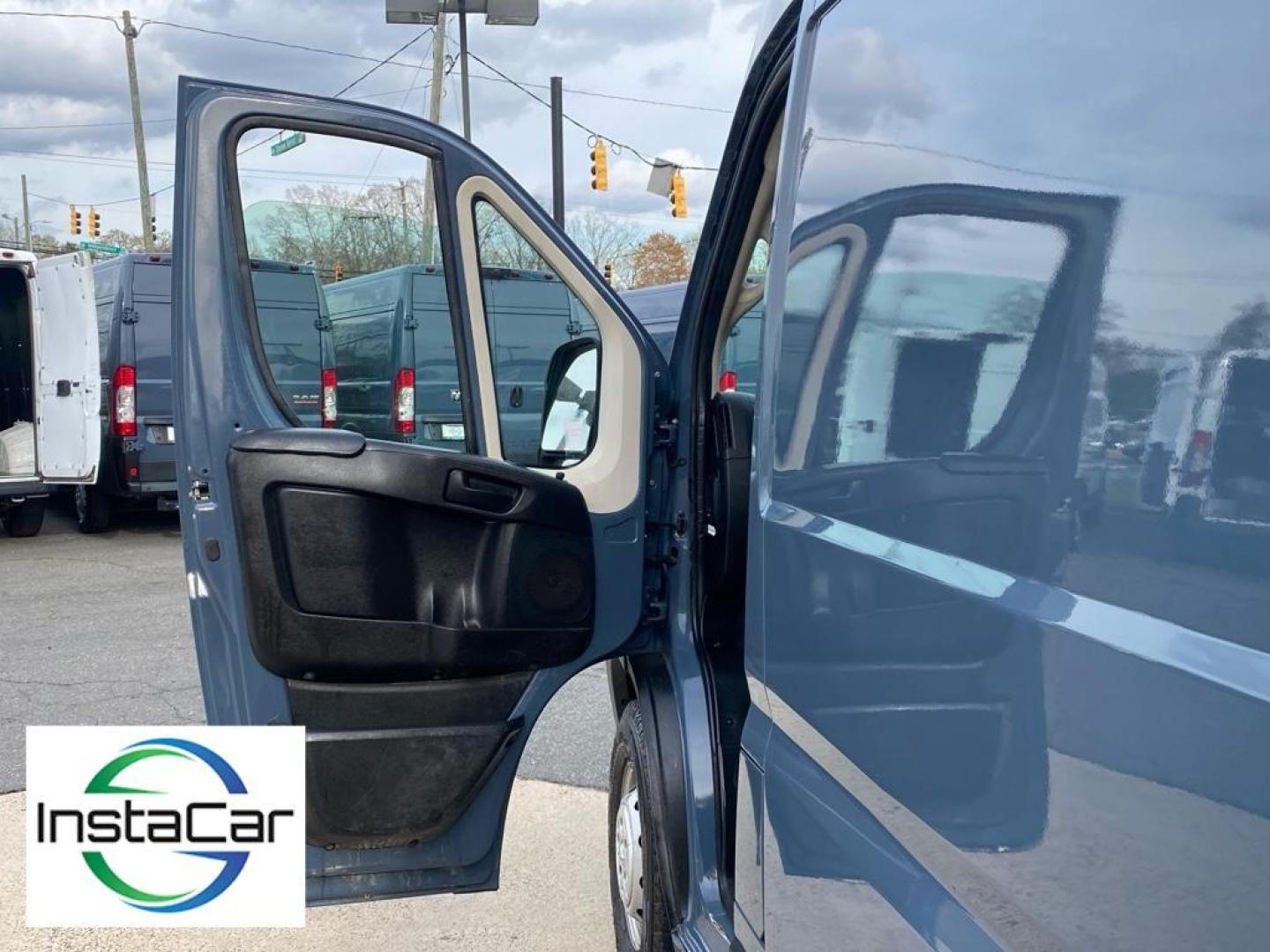 2020 Patriot Blue Pearlcoat /Black Ram ProMaster 3500 High Roof (3C6URVJG6LE) with an V6, 3.6L engine, 6-speed automatic transmission, located at 3147 E Independence Blvd, Charlotte, NC, 28205, 35.200268, -80.773651 - <b>Equipment</b><br>This Ram ProMaster 3500 features a hands-free Bluetooth phone system. See what's behind you with the back up camera on the Ram ProMaster 3500. This 1 ton van is front wheel drive. This 1 ton van has a V6, 3.6L high output engine. Impresses the most discerning driver with the deep - Photo#17