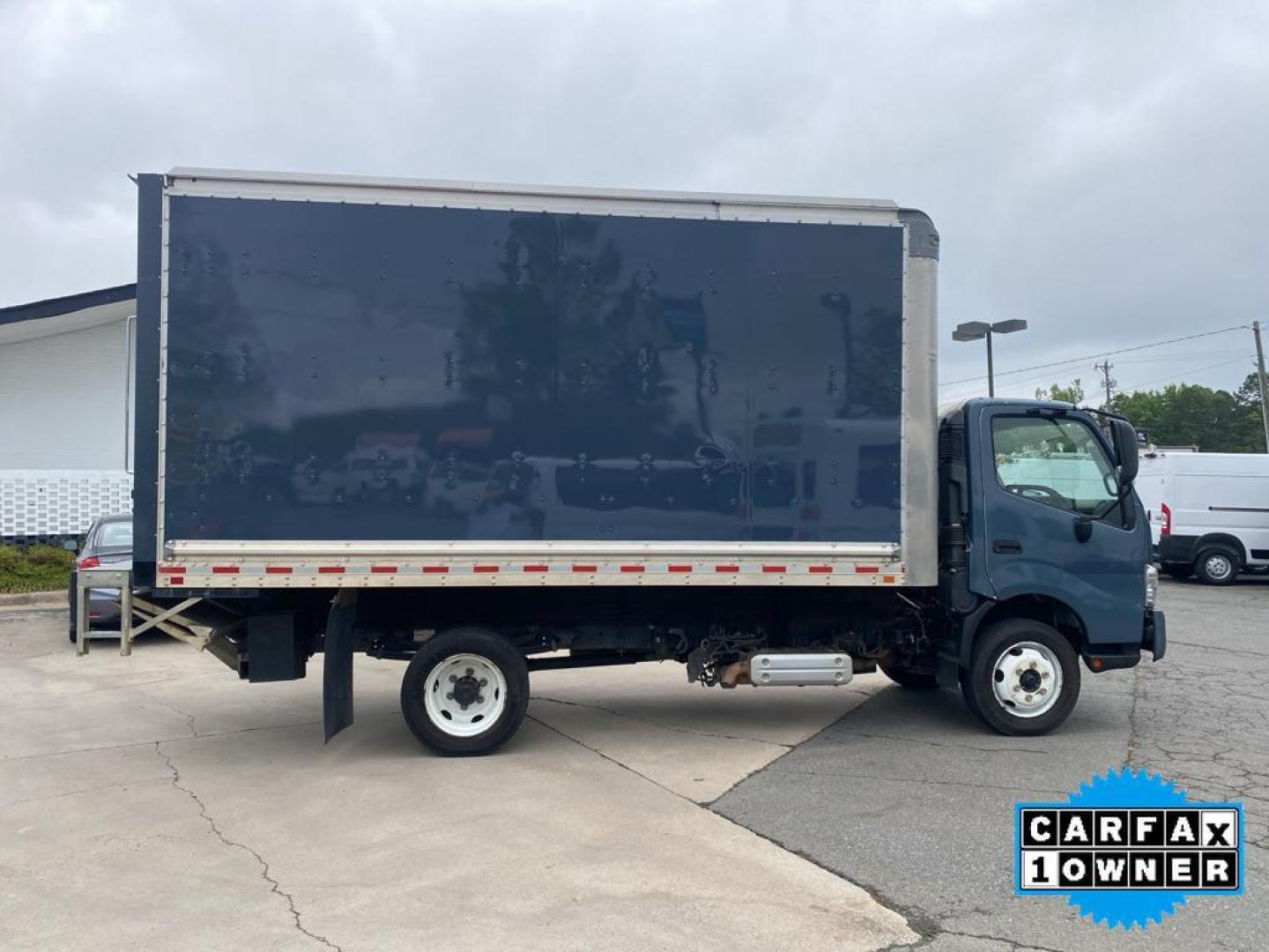 2020 Blue Hino 195 (JHHRDM2H3LK) with an 4 Cyl, 5.0L engine, Automatic transmission, located at 6520 E. Independence Blvd., Charlotte, NC, 28212, 35.146019, -80.723465 - Get ready to elevate your business with the exceptional 2020 Hino 195! This robust and reliable truck is the ultimate partner for any demanding task. Powered by a mighty 4-cylinder, 5.0L diesel engine, the Hino 195 delivers outstanding performance and fuel efficiency, ensuring you can tackle your da - Photo#12
