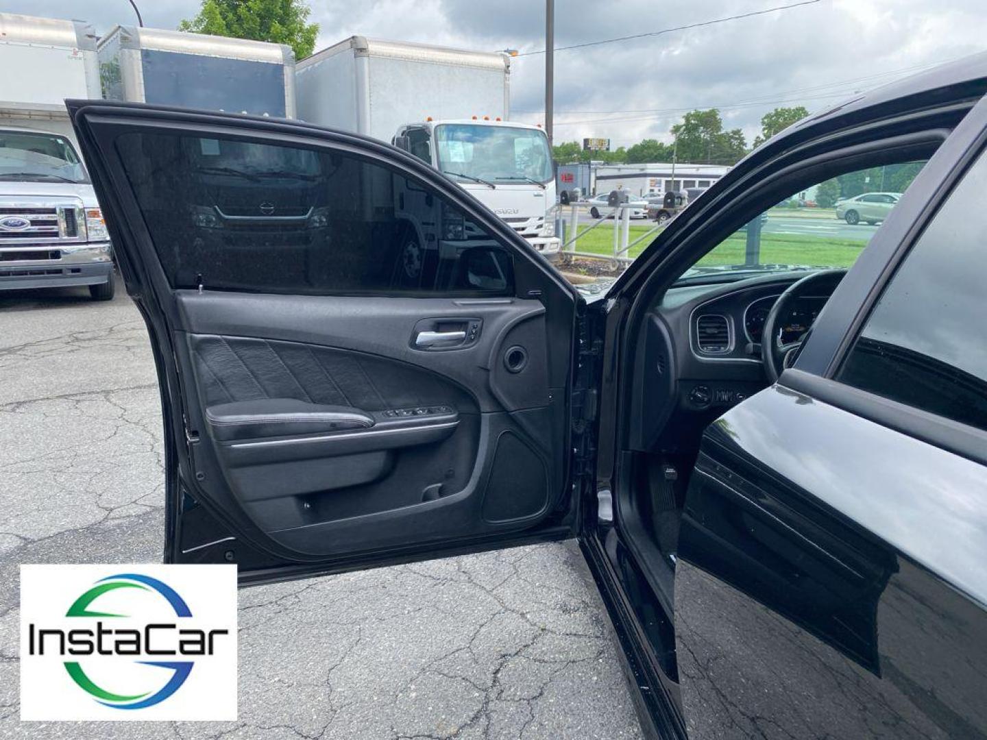 2015 Pitch Black /Black Dodge Charger SRT 392 (2C3CDXEJ2FH) with an V8, 6.4L engine, 8-speed automatic transmission, located at 3147 E Independence Blvd, Charlotte, NC, 28205, 35.200268, -80.773651 - Photo#19