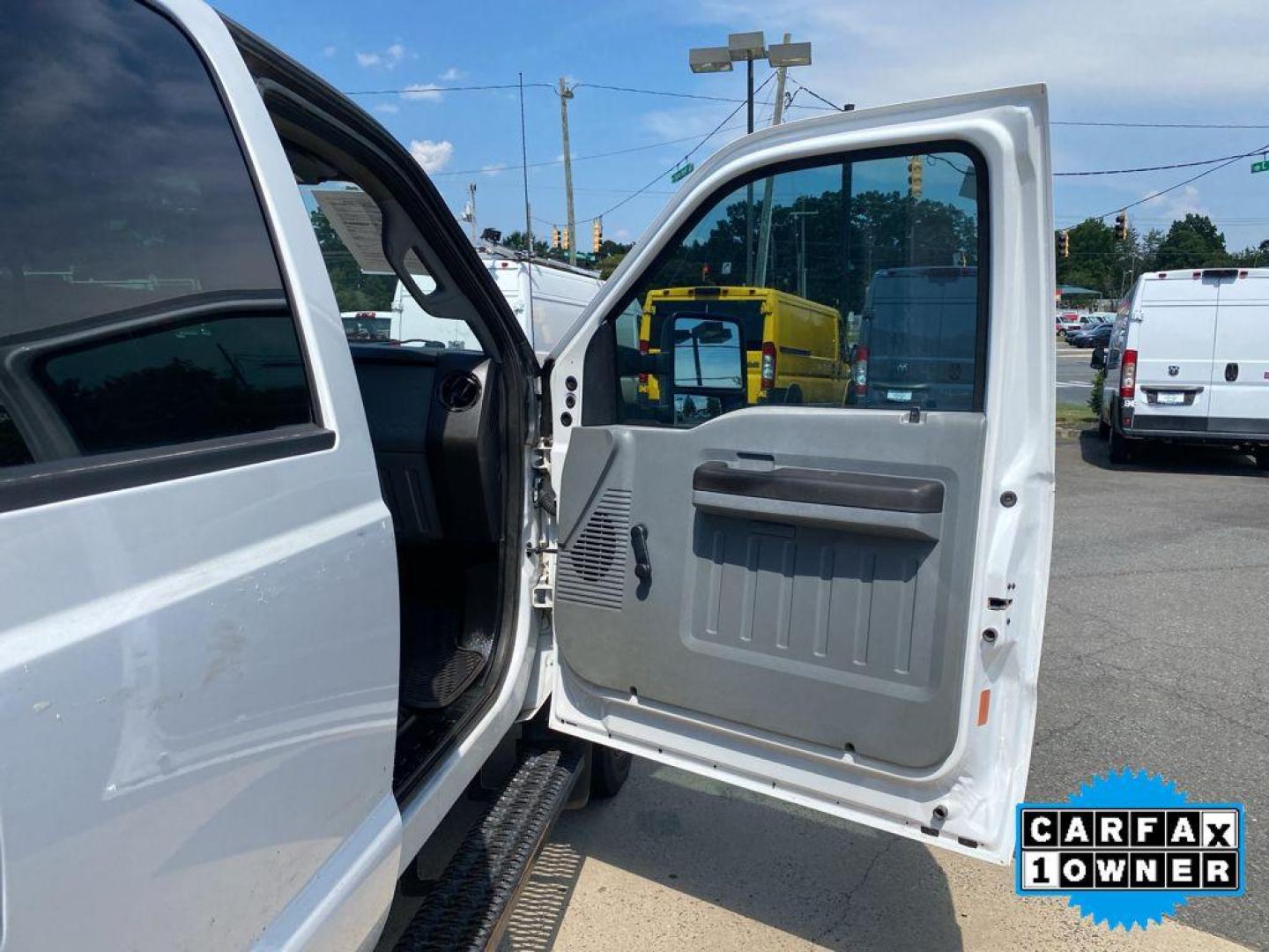 2015 Oxford White /Steel Ford F-550 XL (1FD0W5GT9FE) with an V8, 6.7L engine, 6-speed automatic transmission, located at 6520 E. Independence Blvd., Charlotte, NC, 28212, 35.146019, -80.723465 - <b>Equipment</b><br>This vehicle is a certified CARFAX 1-owner. A trailer braking system is already installed on this vehicle. The vehicle is outfitted with a Powerstroke diesel engine This Ford F-550 has a V8, 6.7L high output engine. It shines with clean polished lines coated with an elegant white - Photo#22