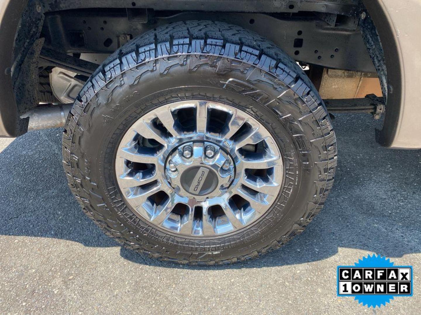 2020 Agate Black Metallic /Medium Light Camel Ford F-250 LARIAT (1FT7W2A68LE) with an V8, 6.2L engine, 6-speed automatic transmission, located at 6520 E. Independence Blvd., Charlotte, NC, 28212, 35.146019, -80.723465 - <b>Equipment</b><br>This vehicle is a certified CARFAX 1-owner. Start it from inside with remote start. Bluetooth technology is built into this Ford F-250, keeping your hands on the steering wheel and your focus on the road. Protect this 3/4 ton pickup from unwanted accidents with a cutting edge bac - Photo#15