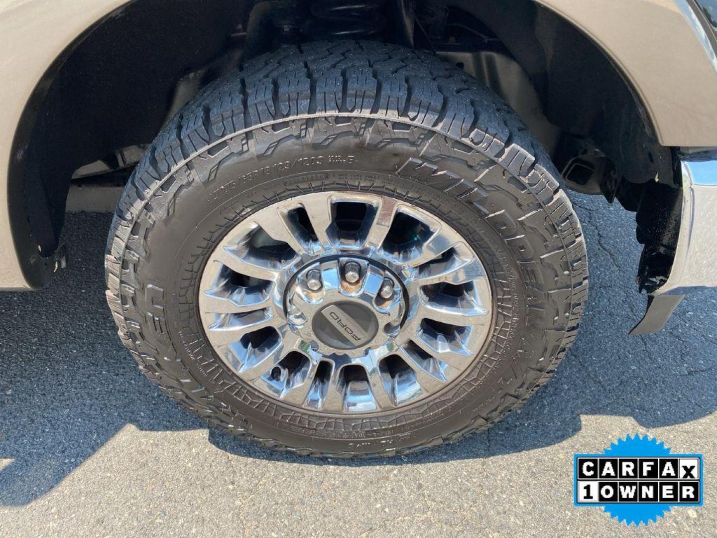 2020 Agate Black Metallic /Medium Light Camel Ford F-250 LARIAT (1FT7W2A68LE) with an V8, 6.2L engine, 6-speed automatic transmission, located at 6520 E. Independence Blvd., Charlotte, NC, 28212, 35.146019, -80.723465 - <b>Equipment</b><br>This vehicle is a certified CARFAX 1-owner. Start it from inside with remote start. Bluetooth technology is built into this Ford F-250, keeping your hands on the steering wheel and your focus on the road. Protect this 3/4 ton pickup from unwanted accidents with a cutting edge bac - Photo#16