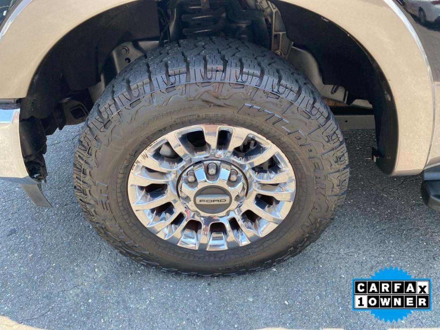 2020 Agate Black Metallic /Medium Light Camel Ford F-250 LARIAT (1FT7W2A68LE) with an V8, 6.2L engine, 6-speed automatic transmission, located at 6520 E. Independence Blvd., Charlotte, NC, 28212, 35.146019, -80.723465 - <b>Equipment</b><br>This vehicle is a certified CARFAX 1-owner. Start it from inside with remote start. Bluetooth technology is built into this Ford F-250, keeping your hands on the steering wheel and your focus on the road. Protect this 3/4 ton pickup from unwanted accidents with a cutting edge bac - Photo#17