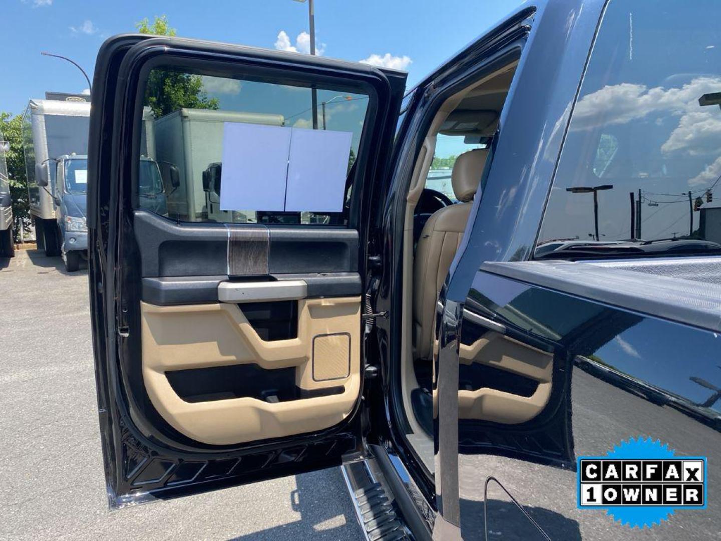 2020 Agate Black Metallic /Medium Light Camel Ford F-250 LARIAT (1FT7W2A68LE) with an V8, 6.2L engine, 6-speed automatic transmission, located at 6520 E. Independence Blvd., Charlotte, NC, 28212, 35.146019, -80.723465 - <b>Equipment</b><br>This vehicle is a certified CARFAX 1-owner. Start it from inside with remote start. Bluetooth technology is built into this Ford F-250, keeping your hands on the steering wheel and your focus on the road. Protect this 3/4 ton pickup from unwanted accidents with a cutting edge bac - Photo#21