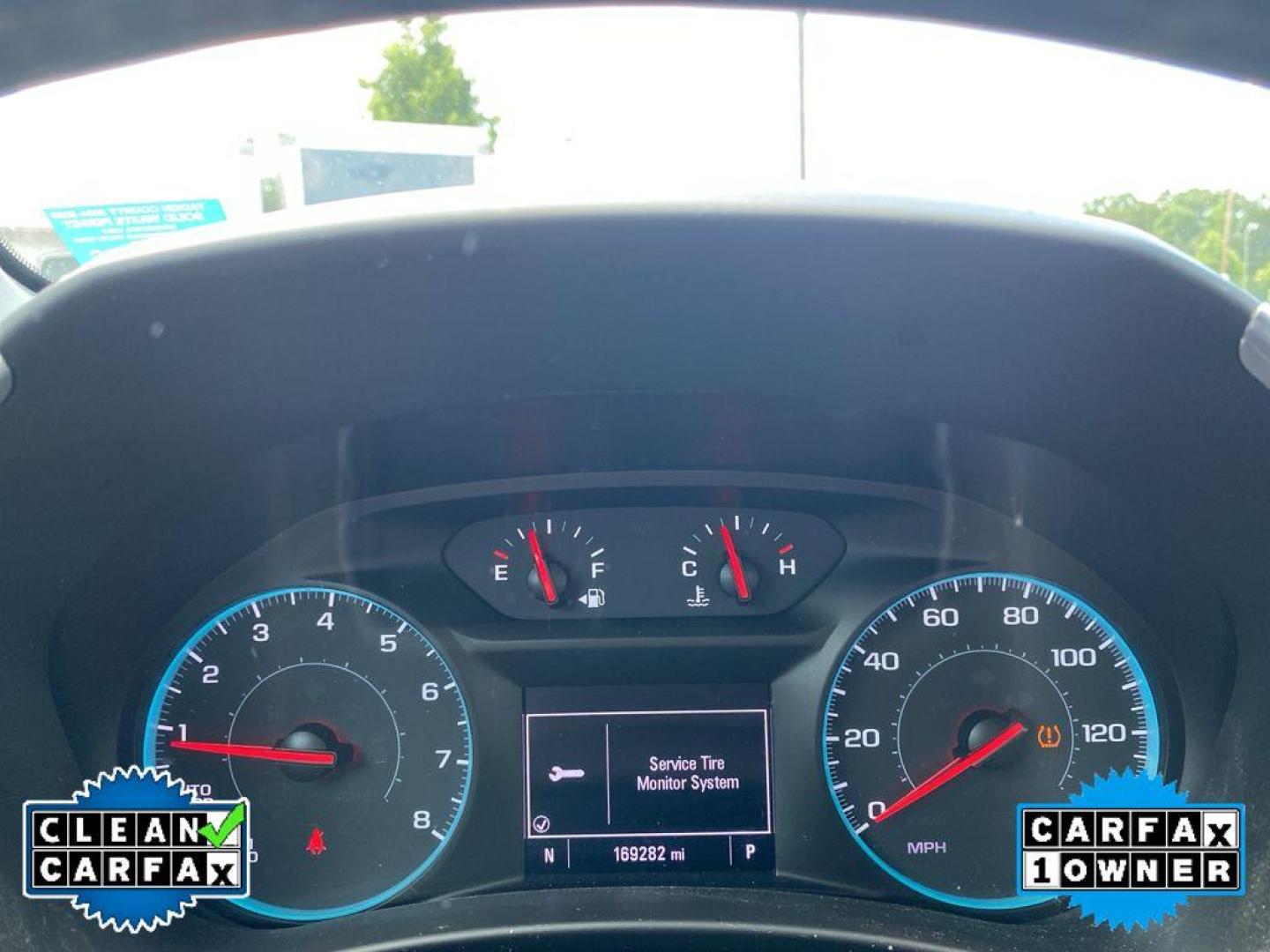 2018 Silver Ice Metallic /Jet Black Chevrolet Equinox LT (2GNAXJEV4J6) with an 4 Cyl, 1.5L engine, 6-speed automatic transmission, located at 6520 E. Independence Blvd., Charlotte, NC, 28212, 35.146019, -80.723465 - Introducing the dynamic 2018 Chevrolet Equinox LT (1LT), a perfect blend of style, efficiency, and cutting-edge technology! This fantastic SUV is designed to elevate your driving experience with its sleek, aerodynamic body and a host of impressive features that are sure to delight.<br><br>Under the - Photo#1