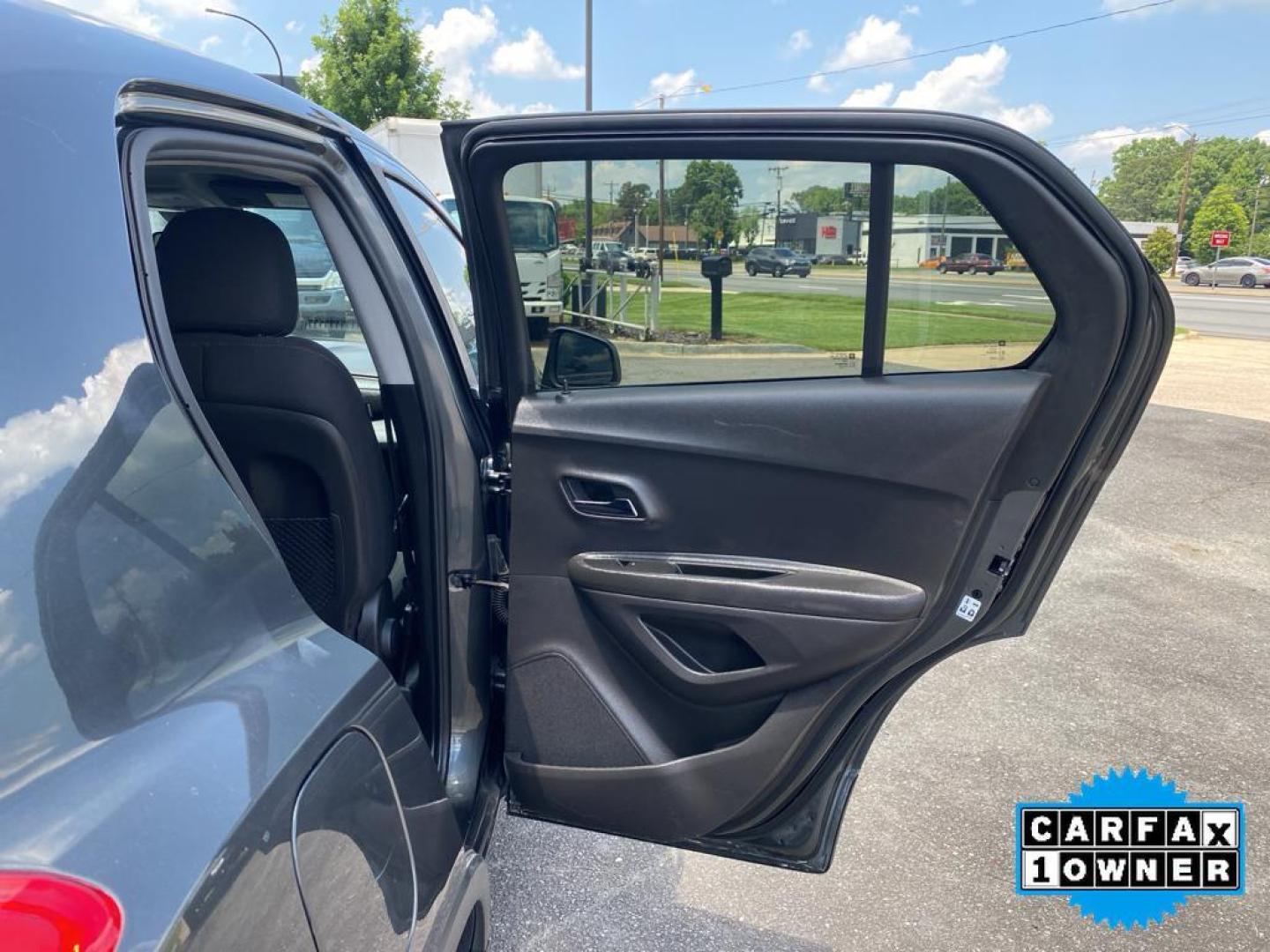 2020 Nightfall Gray Metallic /Jet Black Chevrolet Trax LS (3GNCJKSBXLL) with an 4 Cyl, 1.4L engine, 6-speed automatic transmission, located at 6520 E. Independence Blvd., Charlotte, NC, 28212, 35.146019, -80.723465 - Discover the perfect blend of versatility and efficiency with our 2020 Chevrolet Trax LS. This compact SUV is ideal for city driving while offering the space and features you need for your next adventure. Equipped with a fuel-efficient 4-cylinder, 1.4L engine and front-wheel drive, this Chevrolet Tr - Photo#22