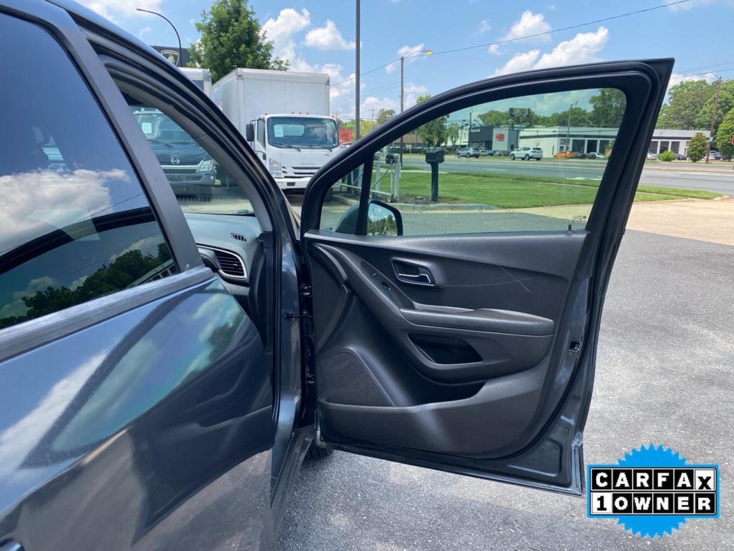 2020 Nightfall Gray Metallic /Jet Black Chevrolet Trax LS (3GNCJKSBXLL) with an 4 Cyl, 1.4L engine, 6-speed automatic transmission, located at 6520 E. Independence Blvd., Charlotte, NC, 28212, 35.146019, -80.723465 - Discover the perfect blend of versatility and efficiency with our 2020 Chevrolet Trax LS. This compact SUV is ideal for city driving while offering the space and features you need for your next adventure. Equipped with a fuel-efficient 4-cylinder, 1.4L engine and front-wheel drive, this Chevrolet Tr - Photo#23