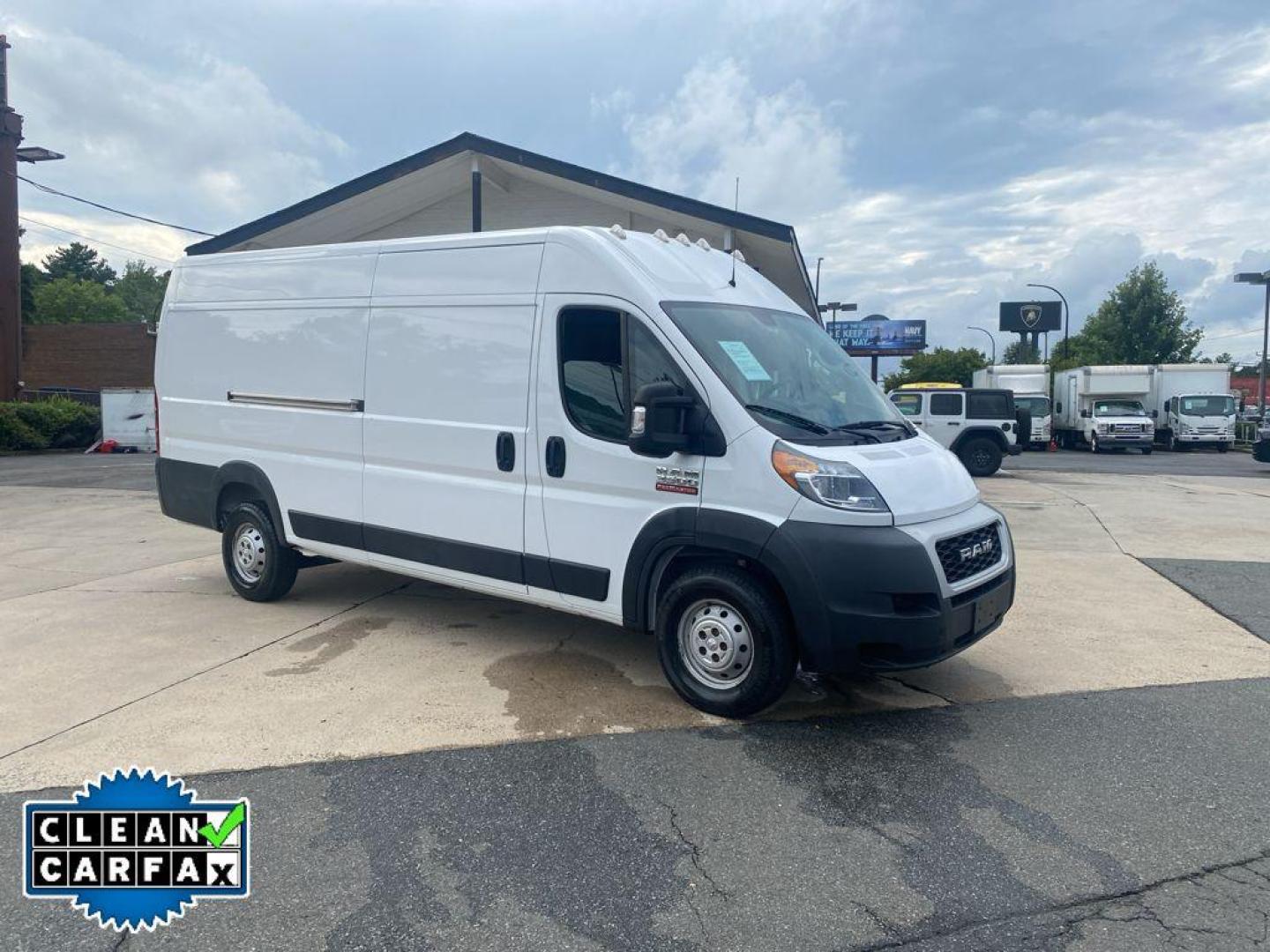 2019 Bright White Clearcoat /Black Ram ProMaster 3500 High Roof (3C6URVJG8KE) with an V6, 3.6L engine, 6-speed automatic transmission, located at 6520 E. Independence Blvd., Charlotte, NC, 28212, 35.146019, -80.723465 - <b>Equipment</b><br>The rear parking assist technology on it will put you at ease when reversing. The system alerts you as you get closer to an obstruction. This unit has a clean CARFAX vehicle history report. See what's behind you with the back up camera on this 1 ton van. It features a hands-free - Photo#5
