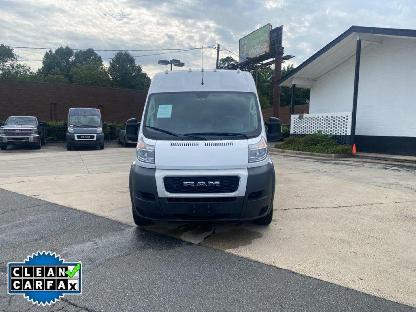 2019 Bright White Clearcoat /Black Ram ProMaster 3500 High Roof (3C6URVJG8KE) with an V6, 3.6L engine, 6-speed automatic transmission, located at 6520 E. Independence Blvd., Charlotte, NC, 28212, 35.146019, -80.723465 - <b>Equipment</b><br>The rear parking assist technology on it will put you at ease when reversing. The system alerts you as you get closer to an obstruction. This unit has a clean CARFAX vehicle history report. See what's behind you with the back up camera on this 1 ton van. It features a hands-free - Photo#6