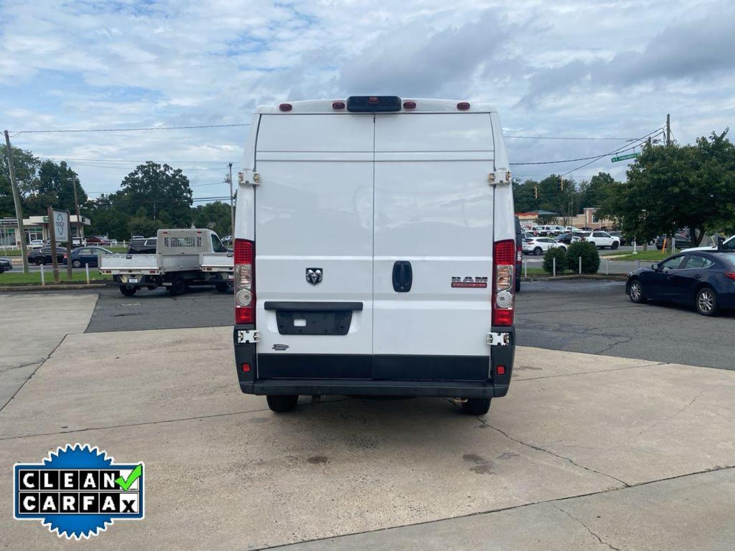 2019 Bright White Clearcoat /Black Ram ProMaster 3500 High Roof (3C6URVJG8KE) with an V6, 3.6L engine, 6-speed automatic transmission, located at 6520 E. Independence Blvd., Charlotte, NC, 28212, 35.146019, -80.723465 - <b>Equipment</b><br>The rear parking assist technology on it will put you at ease when reversing. The system alerts you as you get closer to an obstruction. This unit has a clean CARFAX vehicle history report. See what's behind you with the back up camera on this 1 ton van. It features a hands-free - Photo#10