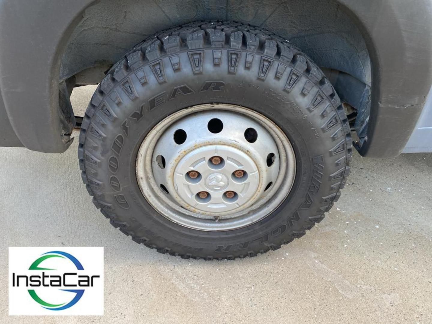 2019 Patriot Blue Pearlcoat /Black Ram ProMaster 3500 High Roof (3C6URVJG0KE) with an V6, 3.6L engine, 6-speed automatic transmission, located at 6520 E. Independence Blvd., Charlotte, NC, 28212, 35.146019, -80.723465 - <b>Equipment</b><br>See what's behind you with the back up camera on this Ram ProMaster 3500. Good News! This certified CARFAX 1-owner vehicle has only had one owner before you. The vehicle features a hands-free Bluetooth phone system. Maintaining a stable interior temperature in this 1 ton van is e - Photo#8