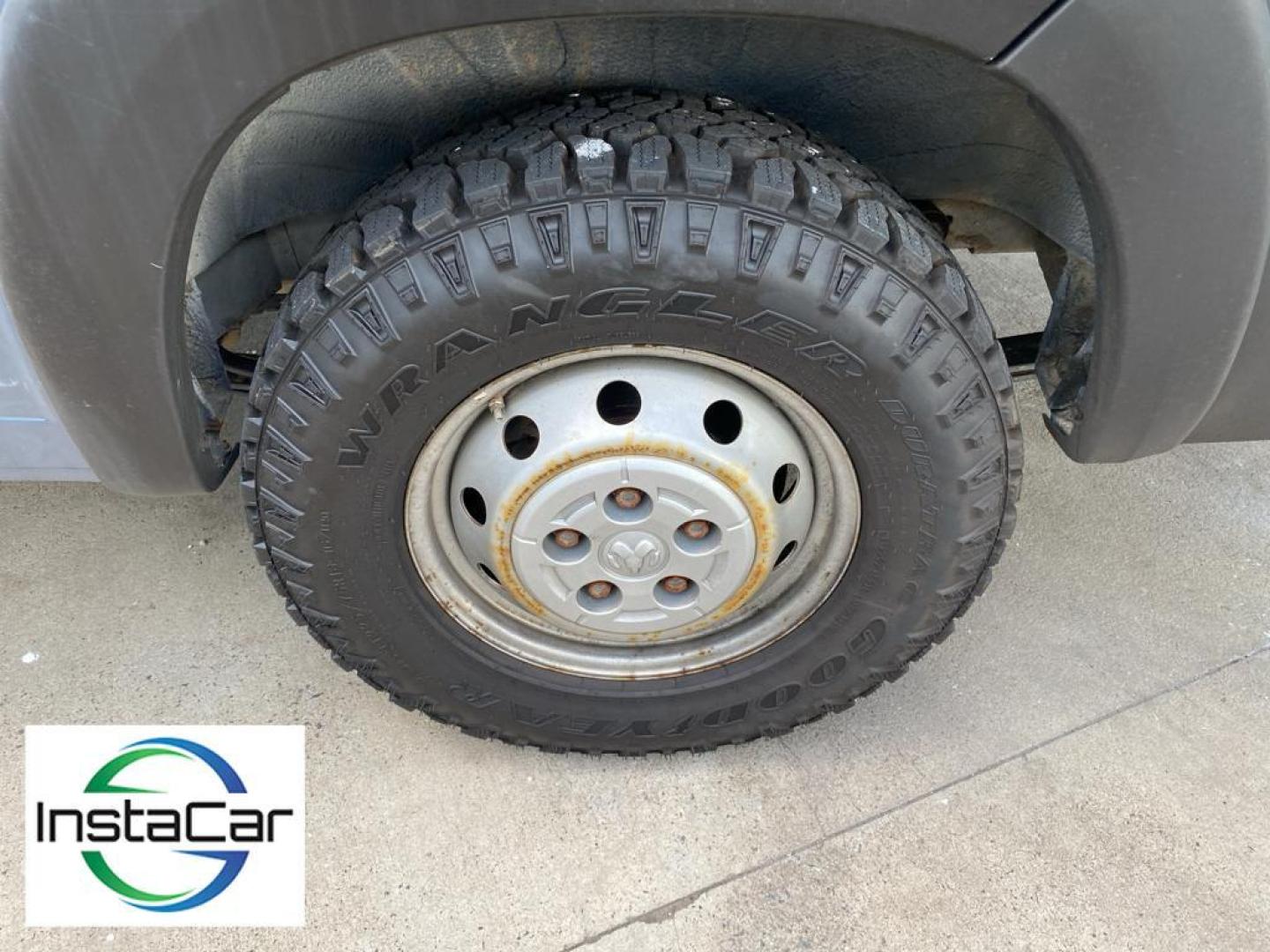 2019 Patriot Blue Pearlcoat /Black Ram ProMaster 3500 High Roof (3C6URVJG0KE) with an V6, 3.6L engine, 6-speed automatic transmission, located at 6520 E. Independence Blvd., Charlotte, NC, 28212, 35.146019, -80.723465 - <b>Equipment</b><br>See what's behind you with the back up camera on this Ram ProMaster 3500. Good News! This certified CARFAX 1-owner vehicle has only had one owner before you. The vehicle features a hands-free Bluetooth phone system. Maintaining a stable interior temperature in this 1 ton van is e - Photo#11