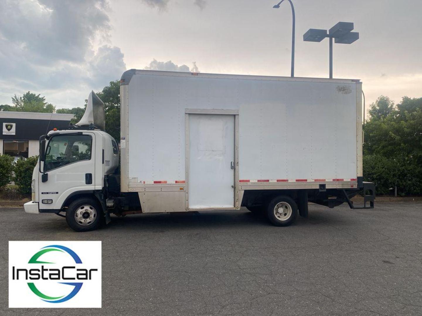 2009 white Isuzu NPR (4KLB4W1N49J) with an V8, 6.0L engine, Automatic transmission, located at 6520 E. Independence Blvd., Charlotte, NC, 28212, 35.146019, -80.723465 - Photo#3