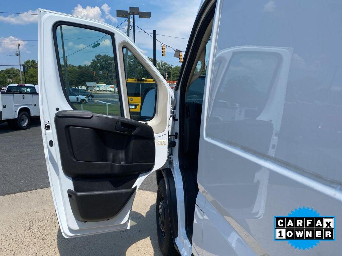 2022 Bright White Clearcoat /Black Ram ProMaster 2500 High Roof (3C6LRVDG5NE) with an V6, 3.6L engine, 9-speed automatic transmission, located at 6520 E. Independence Blvd., Charlotte, NC, 28212, 35.146019, -80.723465 - Photo#13