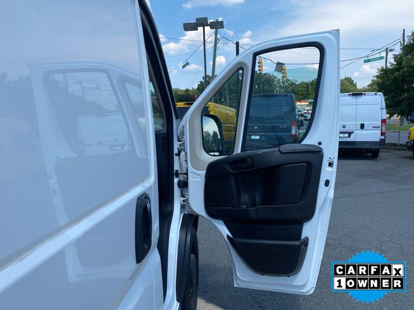 2022 Bright White Clearcoat /Black Ram ProMaster 2500 High Roof (3C6LRVDG5NE) with an V6, 3.6L engine, 9-speed automatic transmission, located at 6520 E. Independence Blvd., Charlotte, NC, 28212, 35.146019, -80.723465 - Photo#15