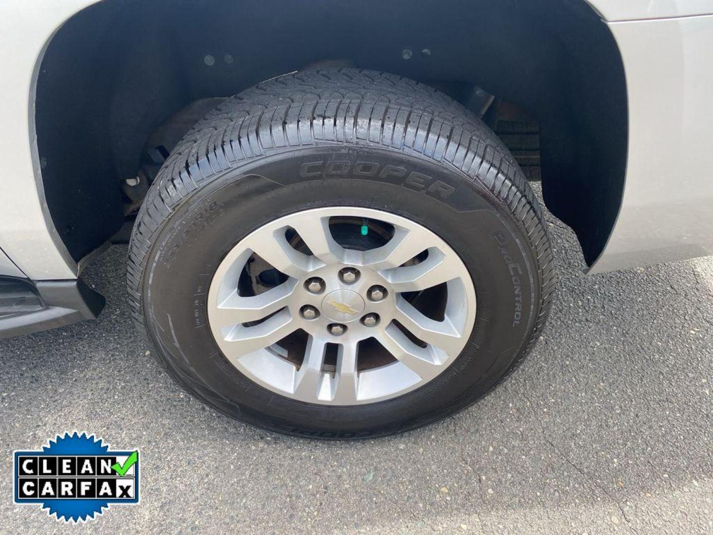 2018 Silver Ice Metallic /Jet Black Chevrolet Suburban LT (1GNSKHKC5JR) with an V8, 5.3L engine, 6-speed automatic transmission, located at 6520 E. Independence Blvd., Charlotte, NC, 28212, 35.146019, -80.723465 - Experience the perfect blend of power, luxury, and versatility with this exceptional 2018 Chevrolet Suburban 1500 LT! This SUV is your ultimate companion for both urban adventures and off-road escapades. Equipped with a robust 5.3L V8 engine and 4WD, it effortlessly conquers any terrain while ensuri - Photo#19