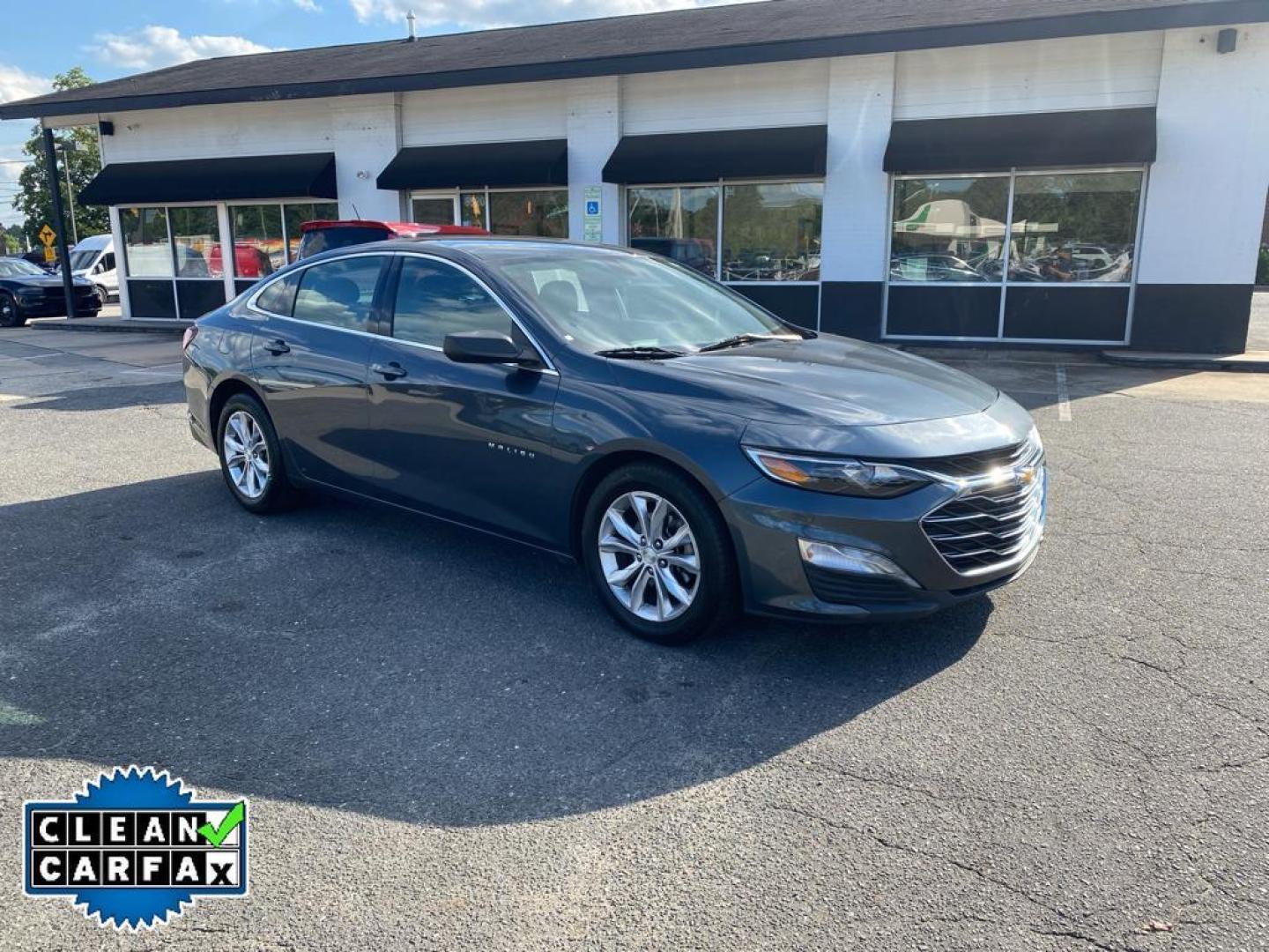2019 Shadow Gray Metallic /Jet Black Chevrolet Malibu LT (1G1ZD5STXKF) with an 4 Cyl, 1.5L engine, 2-speed CVT transmission, located at 6520 E. Independence Blvd., Charlotte, NC, 28212, 35.146019, -80.723465 - <b>Equipment</b><br>This 2019 Chevrolet Malibu offers Apple CarPlay for seamless connectivity. The Chevrolet Malibu features a hands-free Bluetooth phone system. with XM/Sirus Satellite Radio you are no longer restricted by poor quality local radio stations while driving this Chevrolet Malibu. An - Photo#5