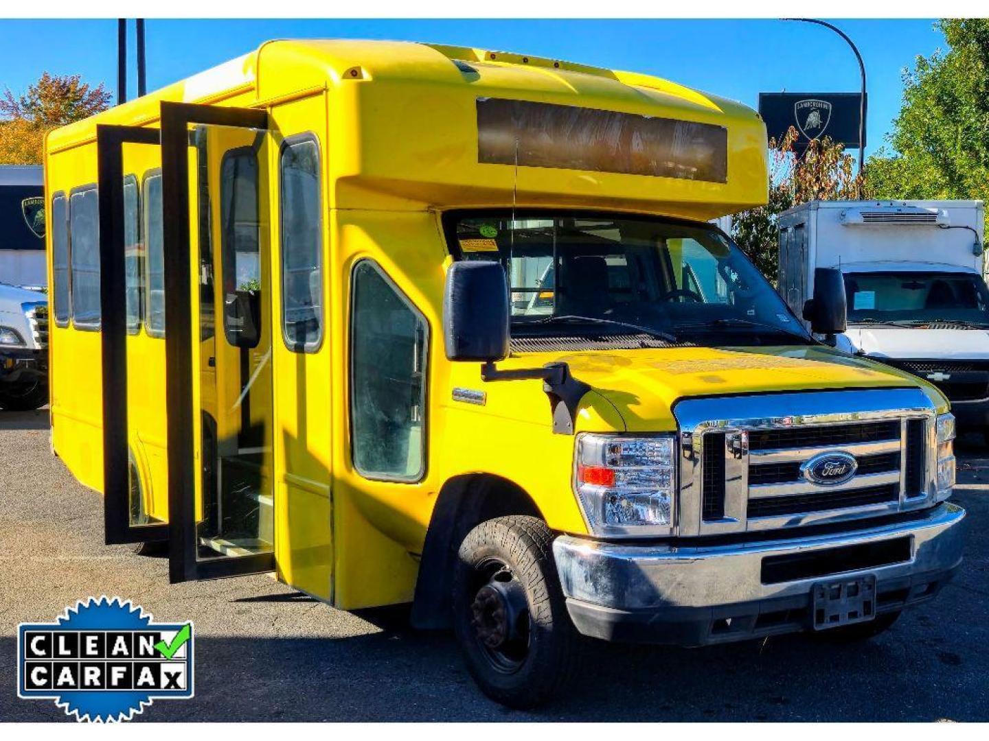 2018 Oxford White /Medium Flint Ford E-450 Super Duty Base (1FDFE4FS7JD) with an V10, 6.8L (415 CID) engine, 6-speed automatic transmission, located at 6520 E. Independence Blvd., Charlotte, NC, 28212, 35.146019, -80.723465 - <b>Equipment</b><br>Our dealership has already run the CARFAX report and it is clean. A clean CARFAX is a great asset for resale value in the future. This unit shines with clean polished lines coated with an elegant white finish. This Ford E-450 Super Duty has a V10, 6.8L (415 CID) high output engi - Photo#1