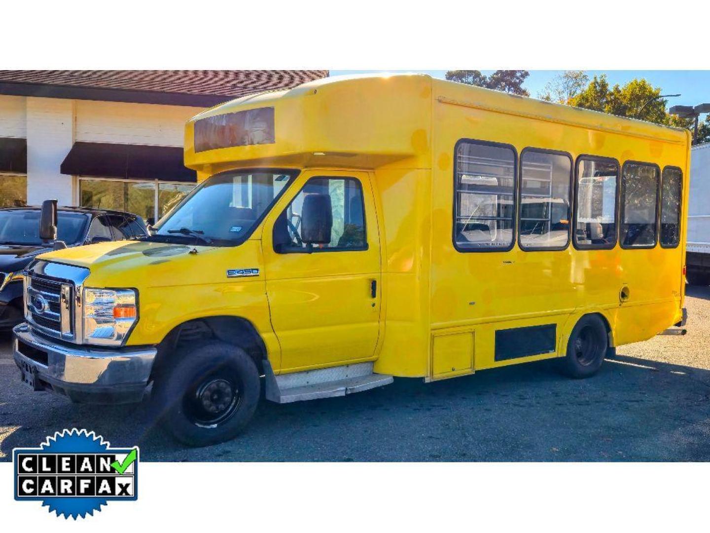 2018 Oxford White /Medium Flint Ford E-450 Super Duty Base (1FDFE4FS7JD) with an V10, 6.8L (415 CID) engine, 6-speed automatic transmission, located at 6520 E. Independence Blvd., Charlotte, NC, 28212, 35.146019, -80.723465 - <b>Equipment</b><br>Our dealership has already run the CARFAX report and it is clean. A clean CARFAX is a great asset for resale value in the future. This unit shines with clean polished lines coated with an elegant white finish. This Ford E-450 Super Duty has a V10, 6.8L (415 CID) high output engi - Photo#2