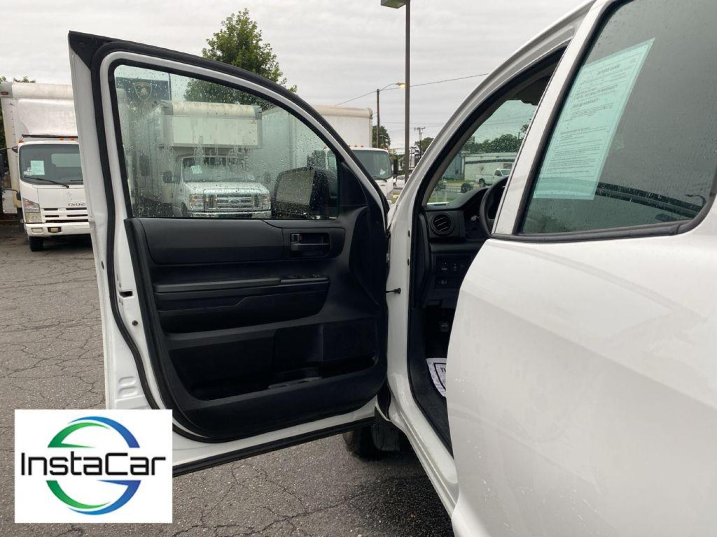 2017 Super White /Graphite Toyota Tundra SR (5TFUM5F16HX) with an V8, 4.6L engine, 6-speed automatic transmission, located at 6520 E. Independence Blvd., Charlotte, NC, 28212, 35.146019, -80.723465 - For sale: a robust 2017 Toyota Tundra equipped with 4WD and a powerful V8, 4.6L engineready to tackle any terrain with ease and reliability. This pre-owned gem combines strength with sophistication, making it an ideal choice for both work and play. <br><br>Inside, enjoy the convenience and safety of - Photo#17