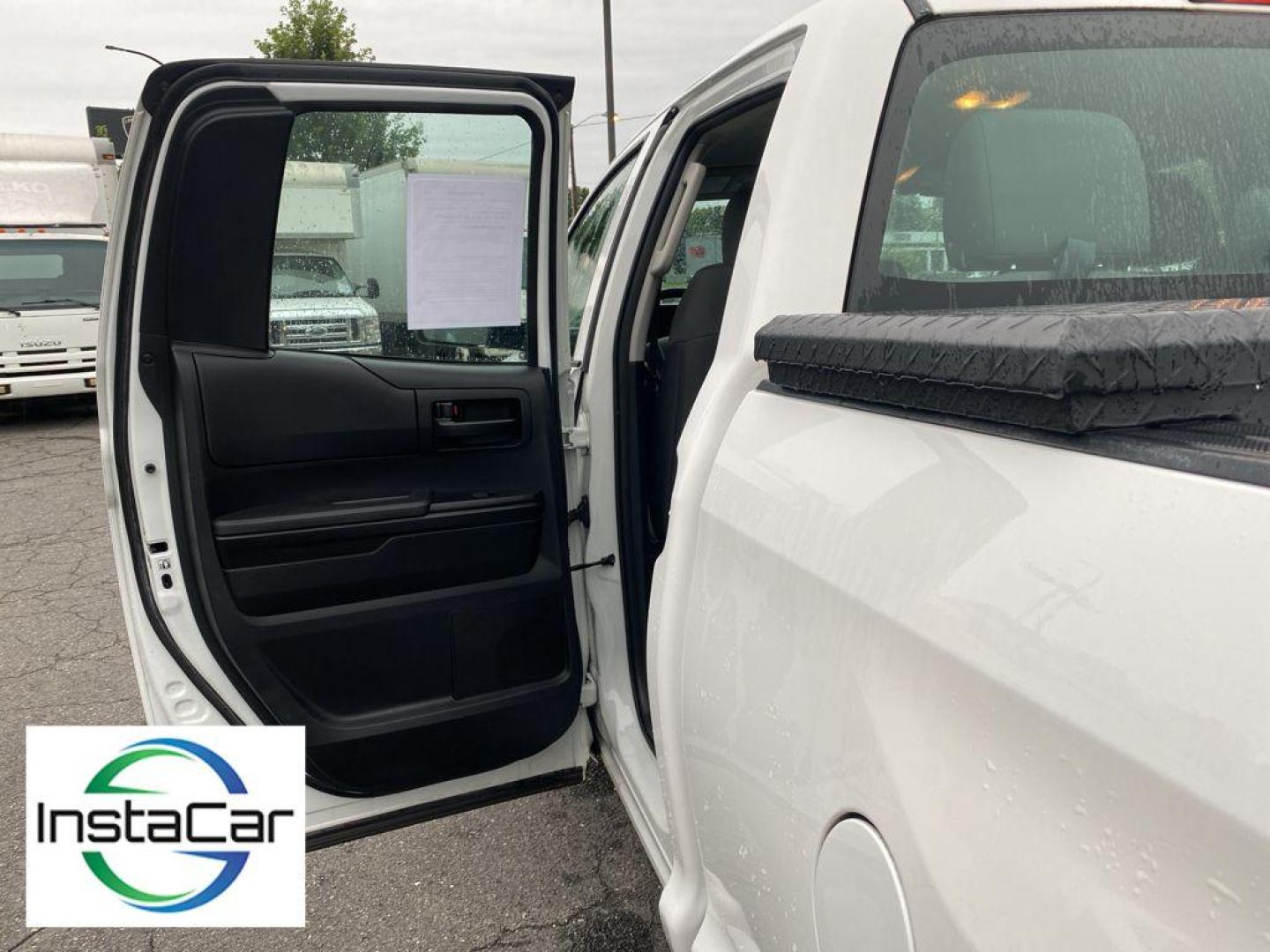 2017 Super White /Graphite Toyota Tundra SR (5TFUM5F16HX) with an V8, 4.6L engine, 6-speed automatic transmission, located at 6520 E. Independence Blvd., Charlotte, NC, 28212, 35.146019, -80.723465 - For sale: a robust 2017 Toyota Tundra equipped with 4WD and a powerful V8, 4.6L engineready to tackle any terrain with ease and reliability. This pre-owned gem combines strength with sophistication, making it an ideal choice for both work and play. <br><br>Inside, enjoy the convenience and safety of - Photo#19