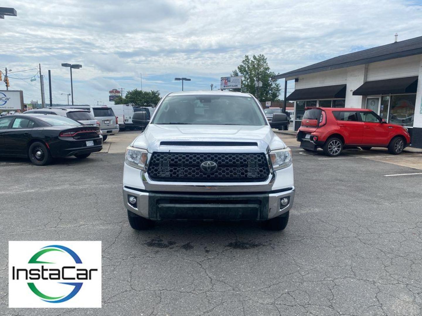 2018 Super White /Graphite Toyota Tundra SR (5TFRM5F1XJX) with an V8, 4.6L engine, 6-speed automatic transmission, located at 6520 E. Independence Blvd., Charlotte, NC, 28212, 35.146019, -80.723465 - Experience the perfect blend of power, reliability, and modern technology with this remarkable 2018 Toyota Tundra! A true workhorse on the road, this Toyota Tundra is powered by a robust V8, 4.6L engine that delivers impressive performance and towing capability, ensuring you conquer any challenge wi - Photo#7