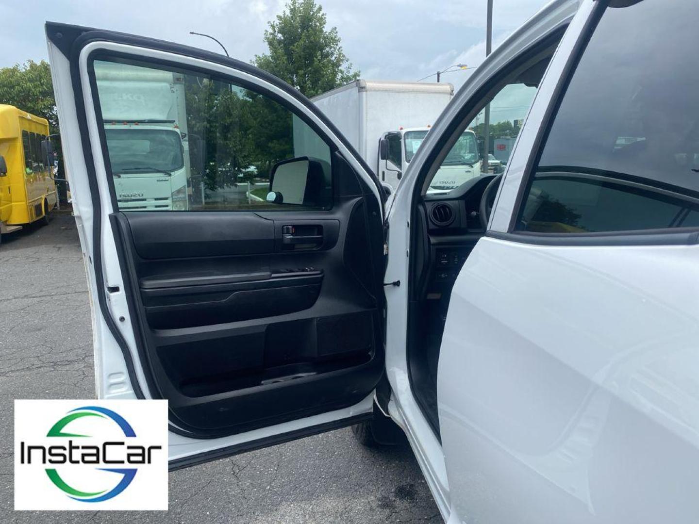 2018 Super White /Graphite Toyota Tundra SR (5TFRM5F1XJX) with an V8, 4.6L engine, 6-speed automatic transmission, located at 6520 E. Independence Blvd., Charlotte, NC, 28212, 35.146019, -80.723465 - Experience the perfect blend of power, reliability, and modern technology with this remarkable 2018 Toyota Tundra! A true workhorse on the road, this Toyota Tundra is powered by a robust V8, 4.6L engine that delivers impressive performance and towing capability, ensuring you conquer any challenge wi - Photo#18