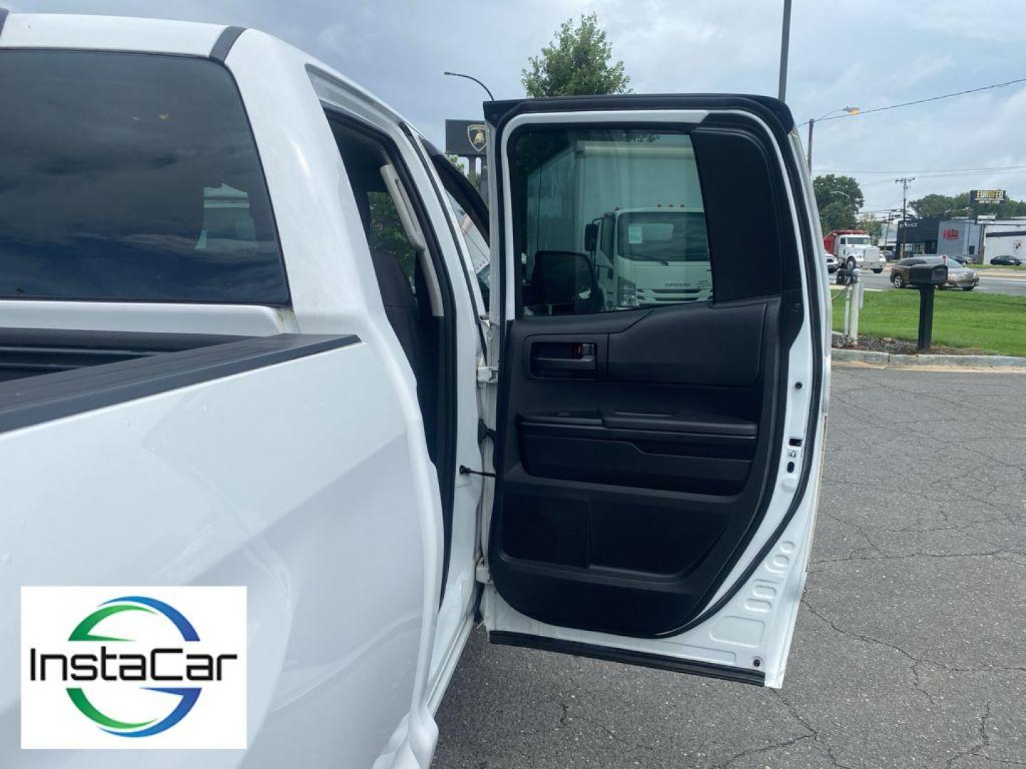 2018 Super White /Graphite Toyota Tundra SR (5TFRM5F1XJX) with an V8, 4.6L engine, 6-speed automatic transmission, located at 6520 E. Independence Blvd., Charlotte, NC, 28212, 35.146019, -80.723465 - Experience the perfect blend of power, reliability, and modern technology with this remarkable 2018 Toyota Tundra! A true workhorse on the road, this Toyota Tundra is powered by a robust V8, 4.6L engine that delivers impressive performance and towing capability, ensuring you conquer any challenge wi - Photo#21