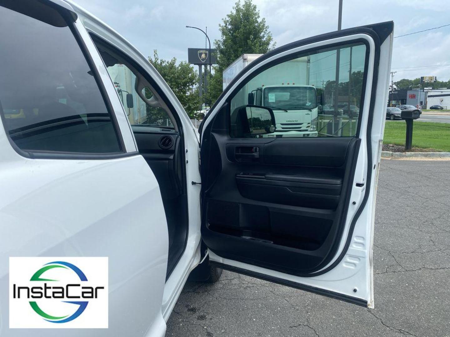 2018 Super White /Graphite Toyota Tundra SR (5TFRM5F1XJX) with an V8, 4.6L engine, 6-speed automatic transmission, located at 6520 E. Independence Blvd., Charlotte, NC, 28212, 35.146019, -80.723465 - Experience the perfect blend of power, reliability, and modern technology with this remarkable 2018 Toyota Tundra! A true workhorse on the road, this Toyota Tundra is powered by a robust V8, 4.6L engine that delivers impressive performance and towing capability, ensuring you conquer any challenge wi - Photo#22