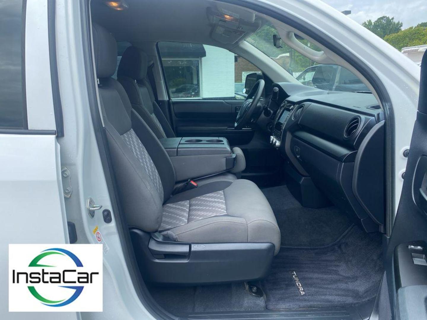 2018 Super White /Graphite Toyota Tundra SR (5TFRM5F1XJX) with an V8, 4.6L engine, 6-speed automatic transmission, located at 6520 E. Independence Blvd., Charlotte, NC, 28212, 35.146019, -80.723465 - Experience the perfect blend of power, reliability, and modern technology with this remarkable 2018 Toyota Tundra! A true workhorse on the road, this Toyota Tundra is powered by a robust V8, 4.6L engine that delivers impressive performance and towing capability, ensuring you conquer any challenge wi - Photo#26