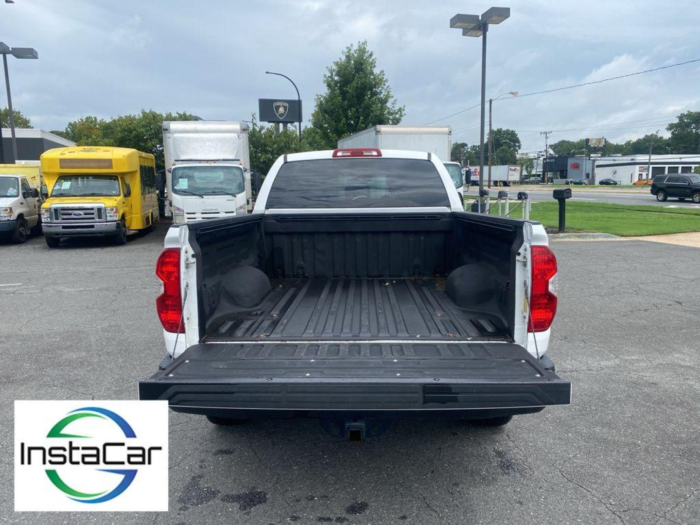 2018 Super White /Graphite Toyota Tundra SR (5TFRM5F1XJX) with an V8, 4.6L engine, 6-speed automatic transmission, located at 6520 E. Independence Blvd., Charlotte, NC, 28212, 35.146019, -80.723465 - Experience the perfect blend of power, reliability, and modern technology with this remarkable 2018 Toyota Tundra! A true workhorse on the road, this Toyota Tundra is powered by a robust V8, 4.6L engine that delivers impressive performance and towing capability, ensuring you conquer any challenge wi - Photo#29