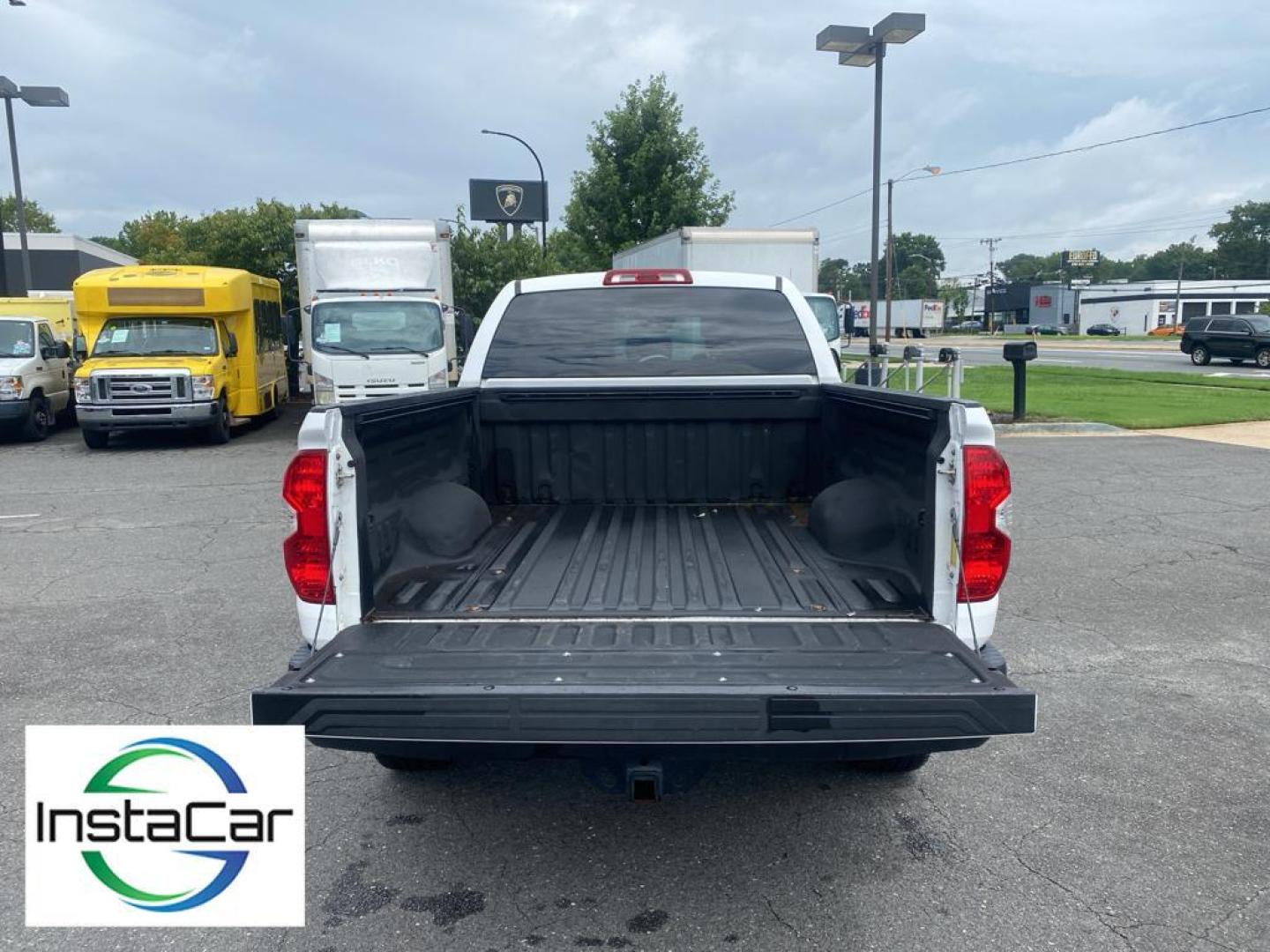2018 Super White /Graphite Toyota Tundra SR (5TFRM5F1XJX) with an V8, 4.6L engine, 6-speed automatic transmission, located at 6520 E. Independence Blvd., Charlotte, NC, 28212, 35.146019, -80.723465 - Experience the perfect blend of power, reliability, and modern technology with this remarkable 2018 Toyota Tundra! A true workhorse on the road, this Toyota Tundra is powered by a robust V8, 4.6L engine that delivers impressive performance and towing capability, ensuring you conquer any challenge wi - Photo#29