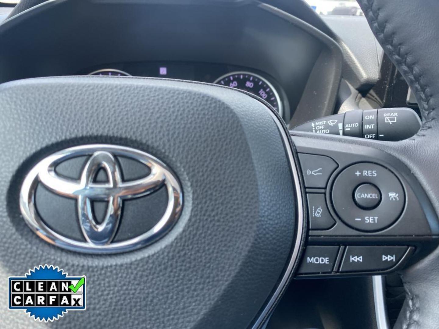 2022 Blizzard Pearl /Black Toyota RAV4 XLE Premium (2T3C1RFV7NW) with an 4 Cyl, 2.5L engine, 8-speed automatic transmission, located at 6520 E. Independence Blvd., Charlotte, NC, 28212, 35.146019, -80.723465 - <b>Equipment</b><br>This 2022 Toyota RAV4 offers Automatic Climate Control for personalized comfort. The vehicle offers Android Auto for seamless smartphone integration. The vehicle's Lane Departure Warning helps keep you in your lane. This unit enhances safety with a blind spot monitor, alerting d - Photo#4