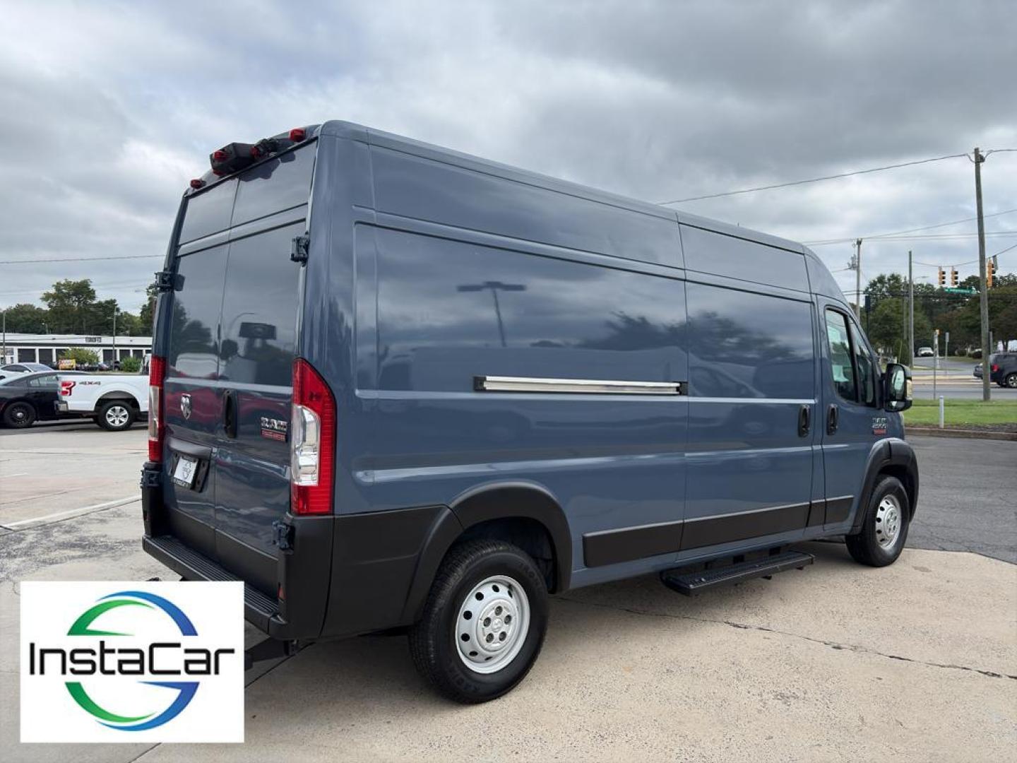 2019 Patriot Blue Pearlcoat /Black Ram ProMaster 2500 High Roof (3C6TRVDG1KE) with an V6, 3.6L engine, 6-speed automatic transmission, located at 6520 E. Independence Blvd., Charlotte, NC, 28212, 35.146019, -80.723465 - <b>Equipment</b><br>See what's behind you with the back up camera on this 2019 Ram ProMaster 2500 . Bluetooth technology is built into this 3/4 ton van, keeping your hands on the steering wheel and your focus on the road. Set the temperature exactly where you are most comfortable in this vehicle. Th - Photo#11