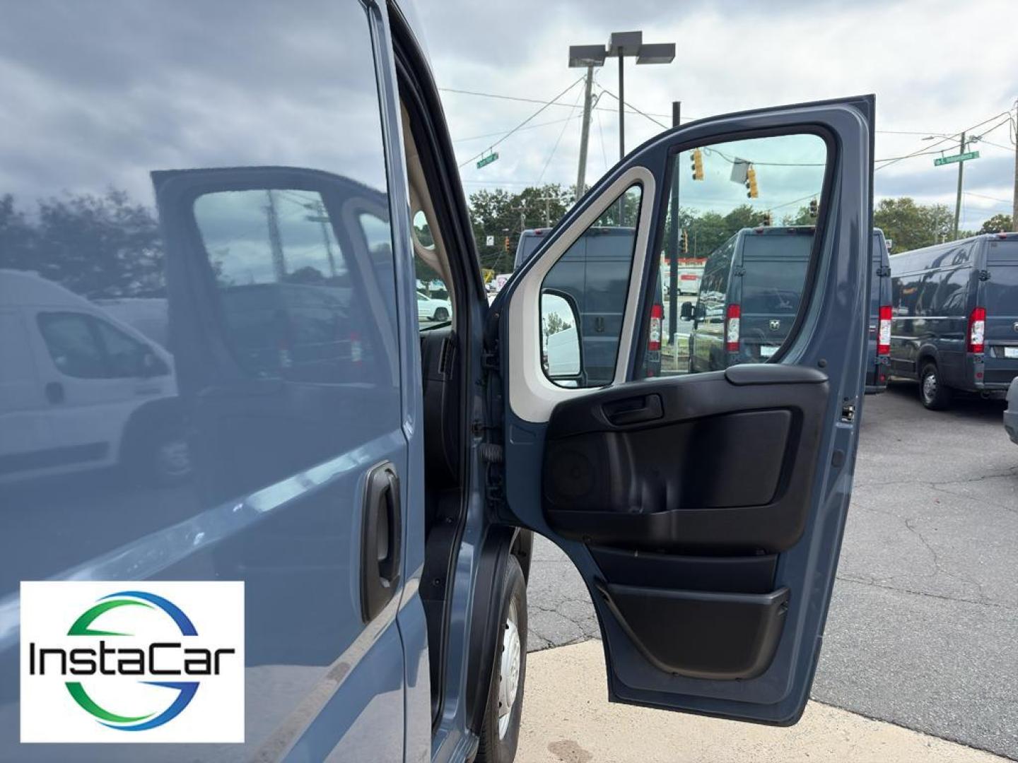 2019 Patriot Blue Pearlcoat /Black Ram ProMaster 2500 High Roof (3C6TRVDG1KE) with an V6, 3.6L engine, 6-speed automatic transmission, located at 6520 E. Independence Blvd., Charlotte, NC, 28212, 35.146019, -80.723465 - <b>Equipment</b><br>See what's behind you with the back up camera on this 2019 Ram ProMaster 2500 . Bluetooth technology is built into this 3/4 ton van, keeping your hands on the steering wheel and your focus on the road. Set the temperature exactly where you are most comfortable in this vehicle. Th - Photo#19