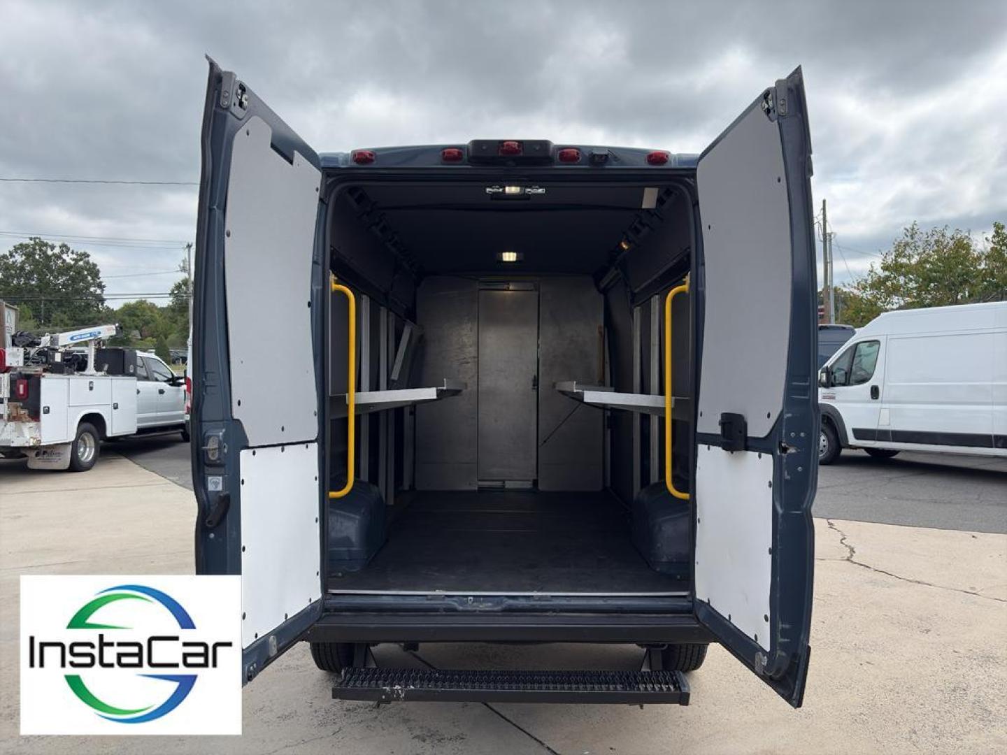 2019 Patriot Blue Pearlcoat /Black Ram ProMaster 2500 High Roof (3C6TRVDG1KE) with an V6, 3.6L engine, 6-speed automatic transmission, located at 6520 E. Independence Blvd., Charlotte, NC, 28212, 35.146019, -80.723465 - <b>Equipment</b><br>See what's behind you with the back up camera on this 2019 Ram ProMaster 2500 . Bluetooth technology is built into this 3/4 ton van, keeping your hands on the steering wheel and your focus on the road. Set the temperature exactly where you are most comfortable in this vehicle. Th - Photo#25