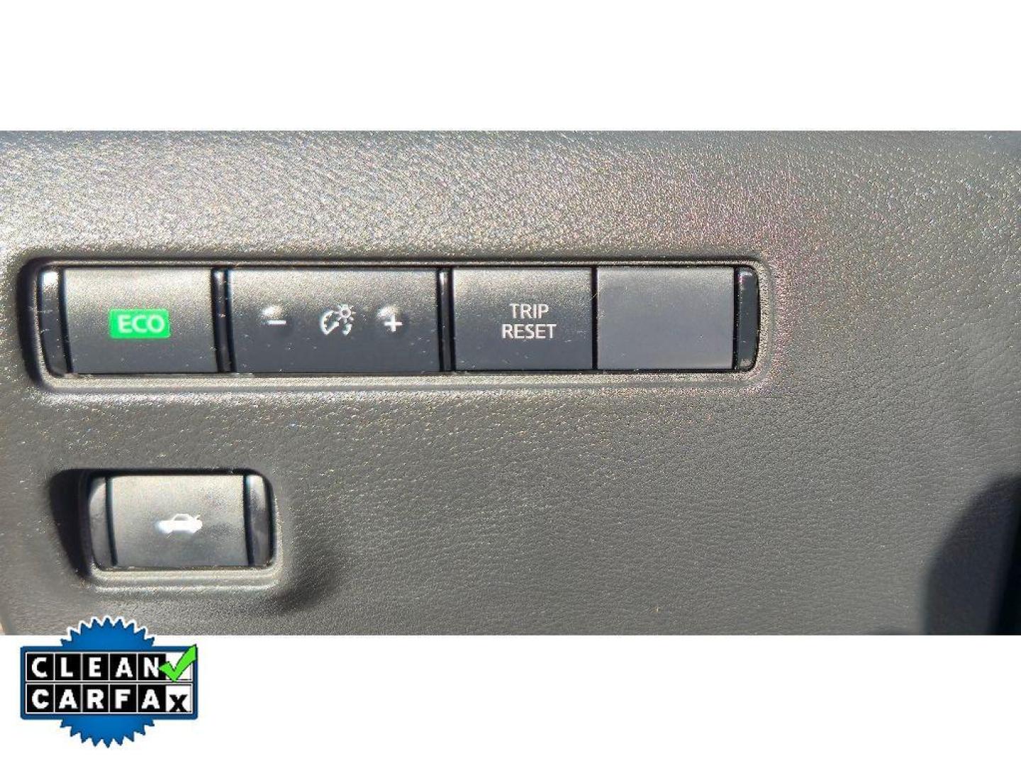 2022 Fresh Powder /Black Nissan Sentra SV (3N1AB8CV6NY) with an 4 Cyl, 2.0L engine, CVT transmission, located at 6520 E. Independence Blvd., Charlotte, NC, 28212, 35.146019, -80.723465 - Photo#17